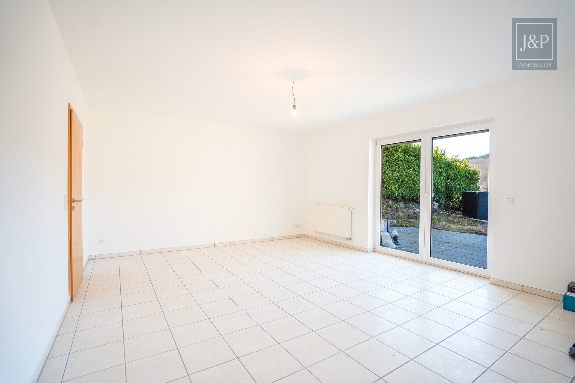 Saniertes & energetisches Einfamilienhaus mit Süd-West Balkon & tollem Blick! (ELW möglich) - ELW/Hobby UG