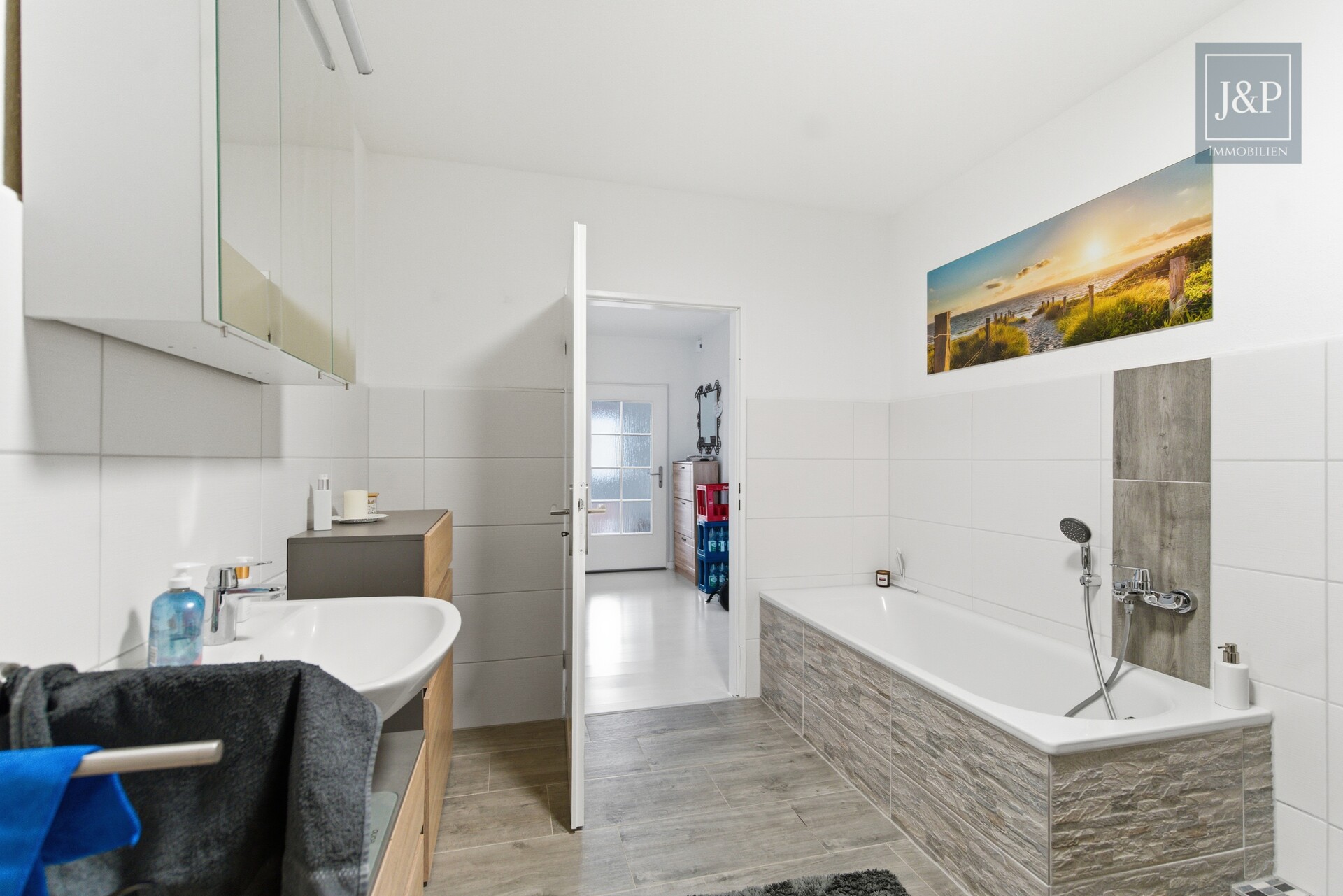 Modernisiert, zentral, voll-vermietet: Attraktives Mehrfamilienensemble in Altenstadt-Höchst! - Wohnung 1