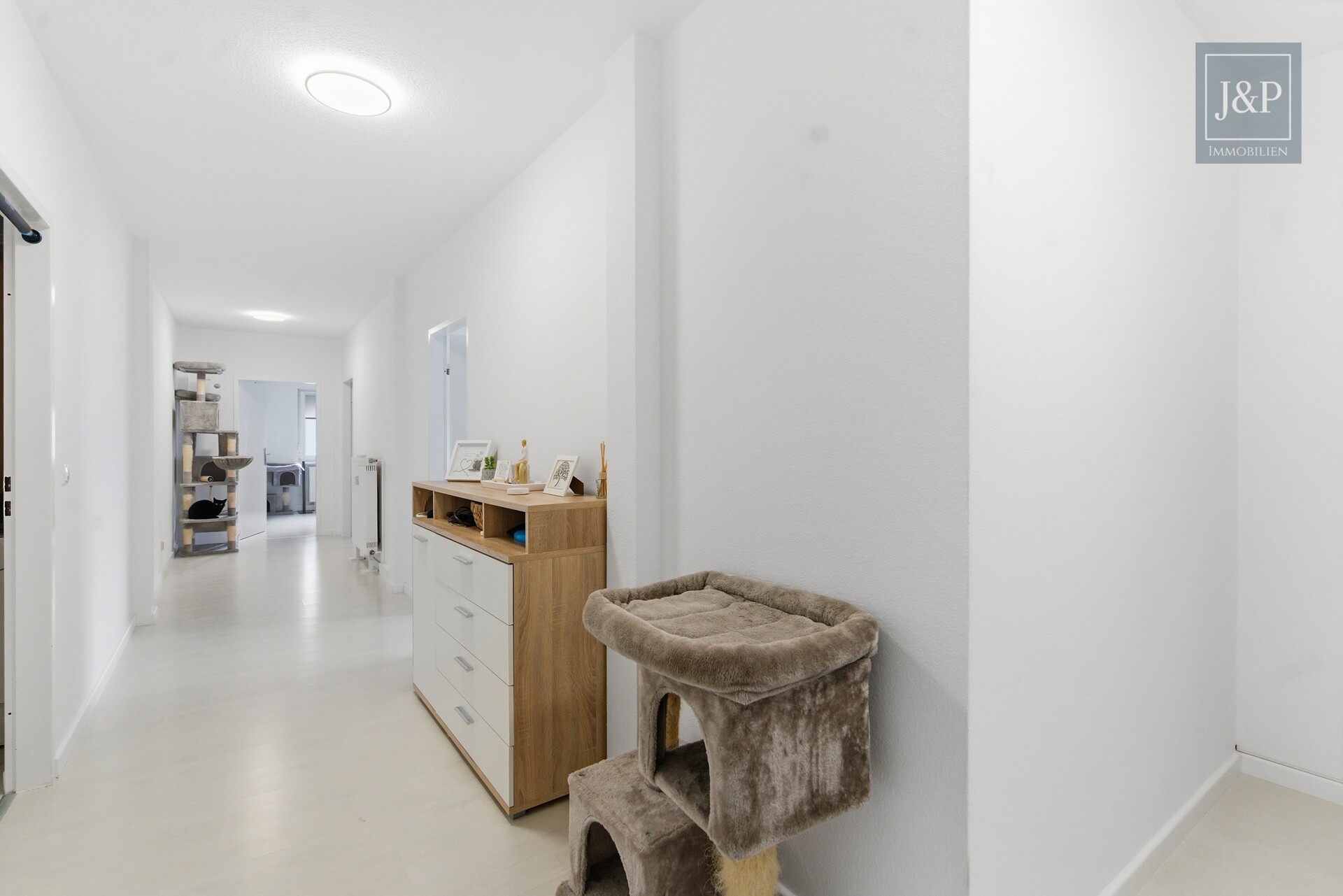 Modernisiert, zentral, voll-vermietet: Attraktives Mehrfamilienensemble in Altenstadt-Höchst! - Wohnung 1