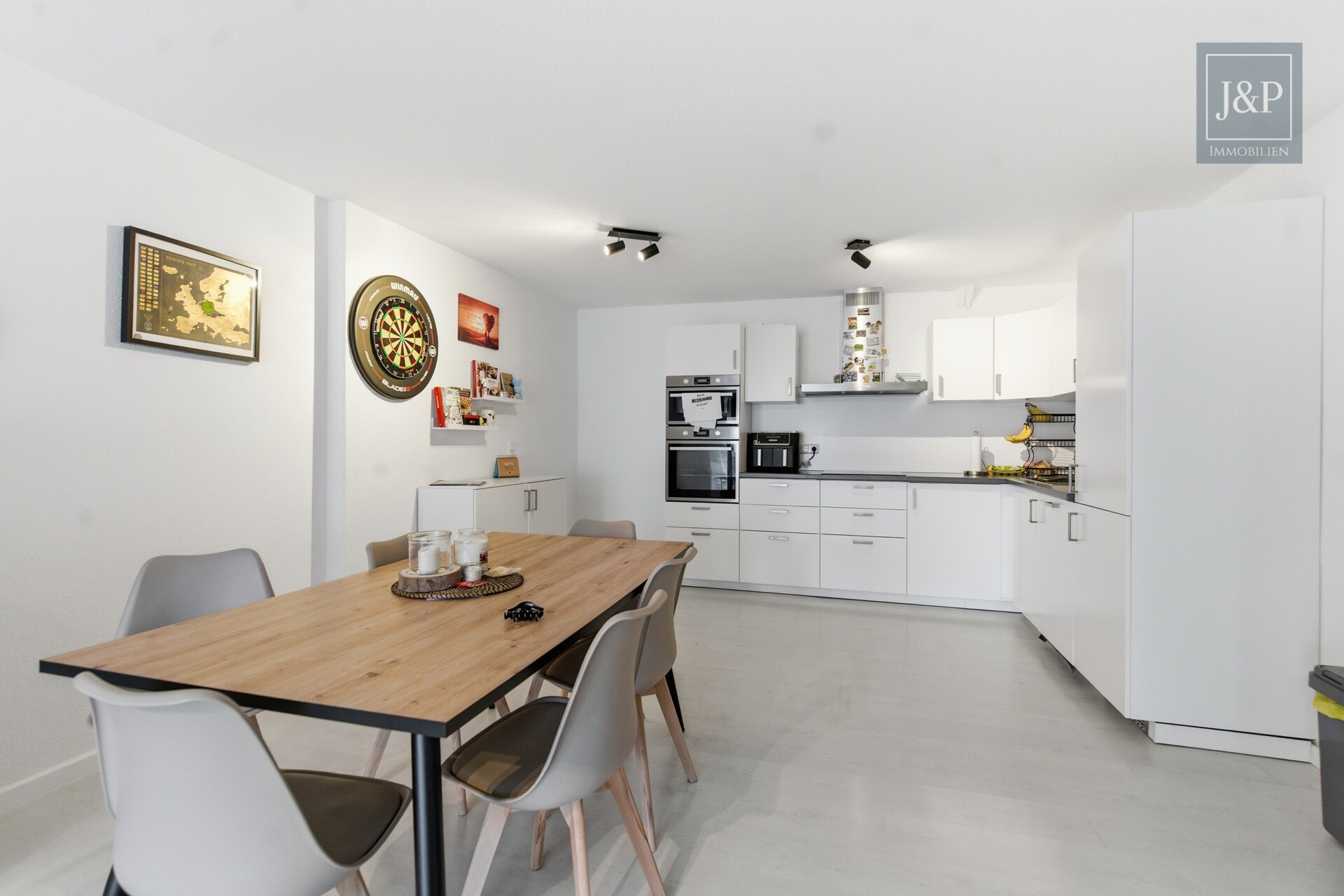 Modernisiert, zentral, voll-vermietet: Attraktives Mehrfamilienensemble in Altenstadt-Höchst! - Wohnung 1