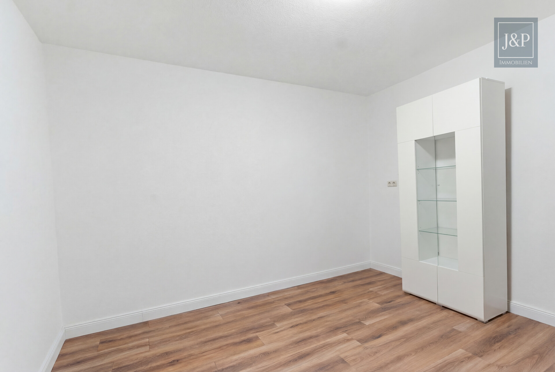 Modernisiert, zentral, voll-vermietet: Attraktives Mehrfamilienensemble in Altenstadt-Höchst! - Wohnung 2