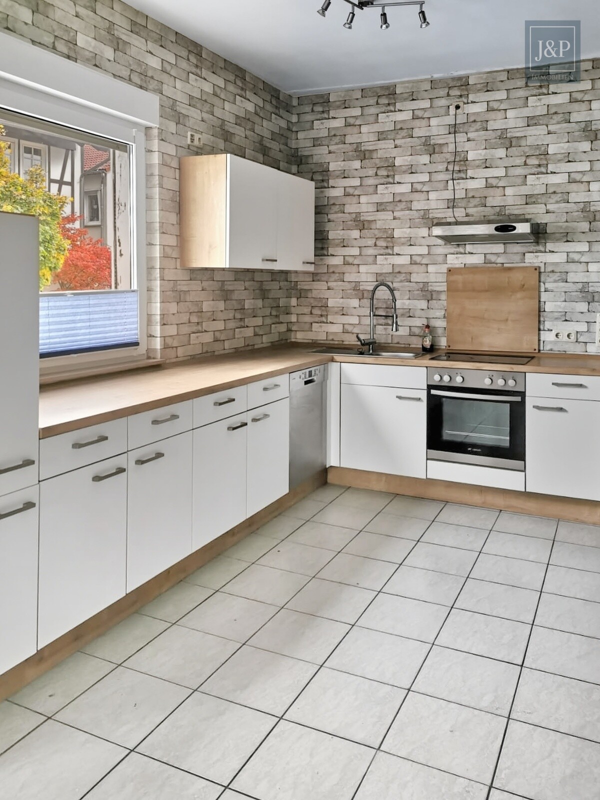 Modernisiert, zentral, voll-vermietet: Attraktives Mehrfamilienensemble in Altenstadt-Höchst! - Wohnung 3