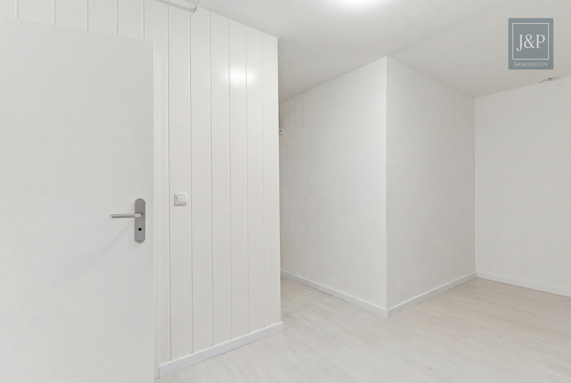 Modernisiert, zentral, voll-vermietet: Attraktives Mehrfamilienensemble in Altenstadt-Höchst! - Wohnung 1