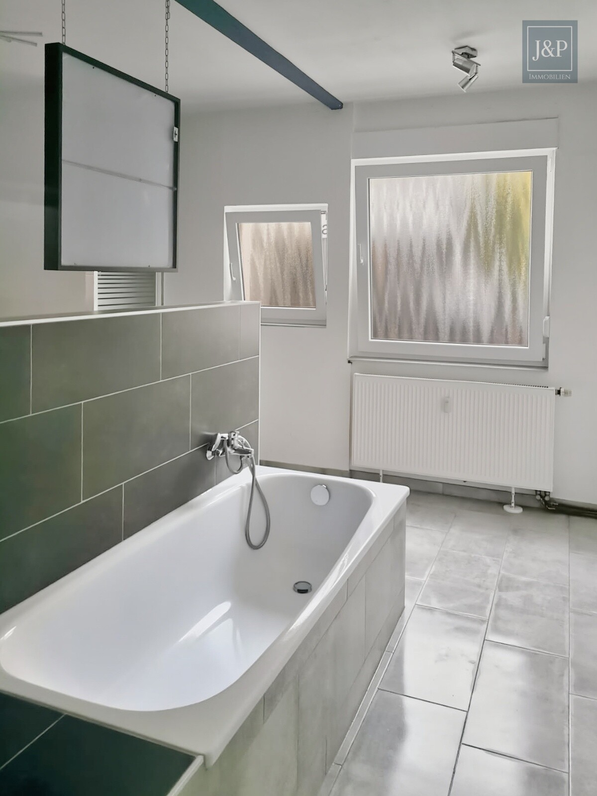 Modernisiert, zentral, voll-vermietet: Attraktives Mehrfamilienensemble in Altenstadt-Höchst! - Wohnung 3