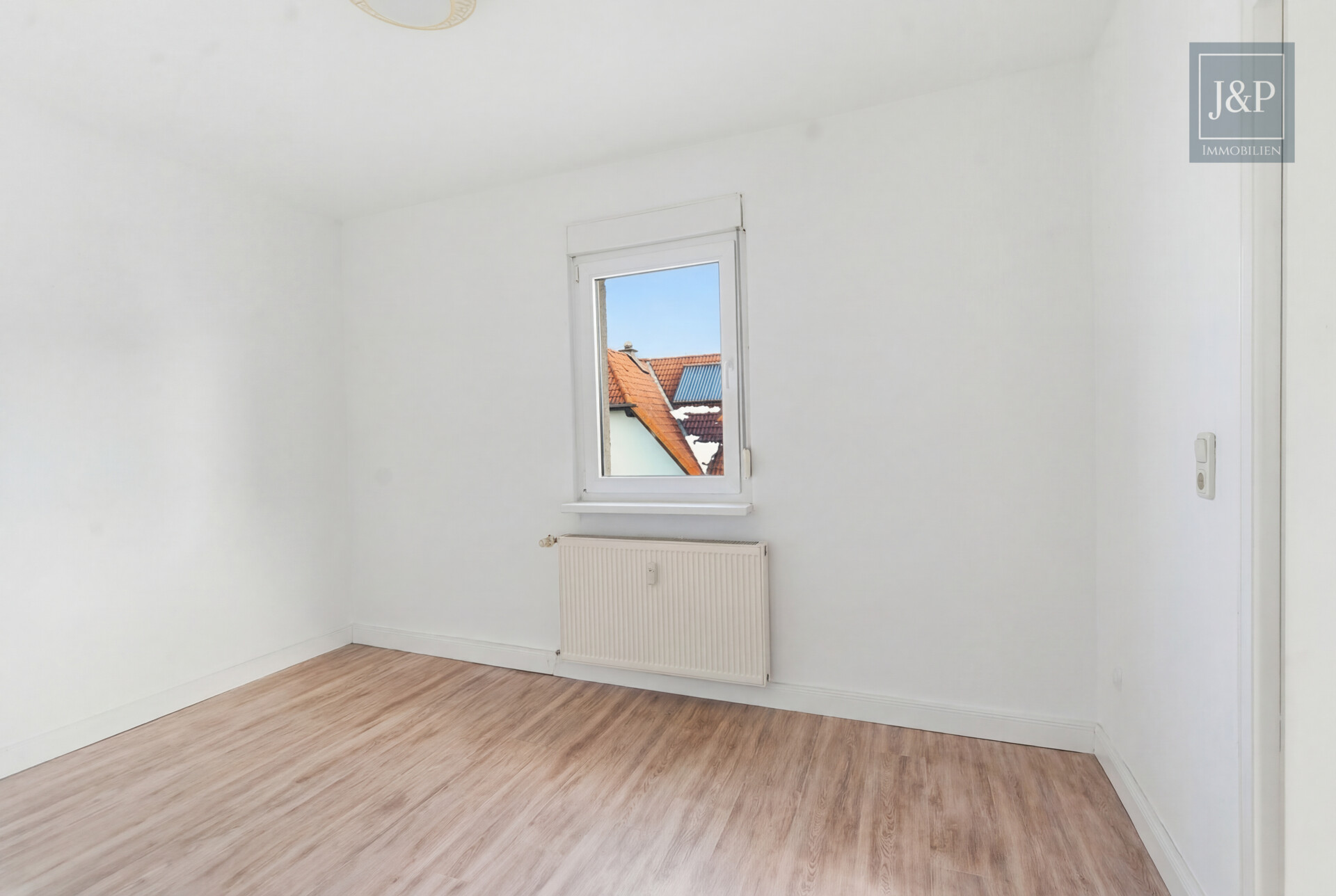 Modernisiert, zentral, voll-vermietet: Attraktives Mehrfamilienensemble in Altenstadt-Höchst! - Wohnung 2