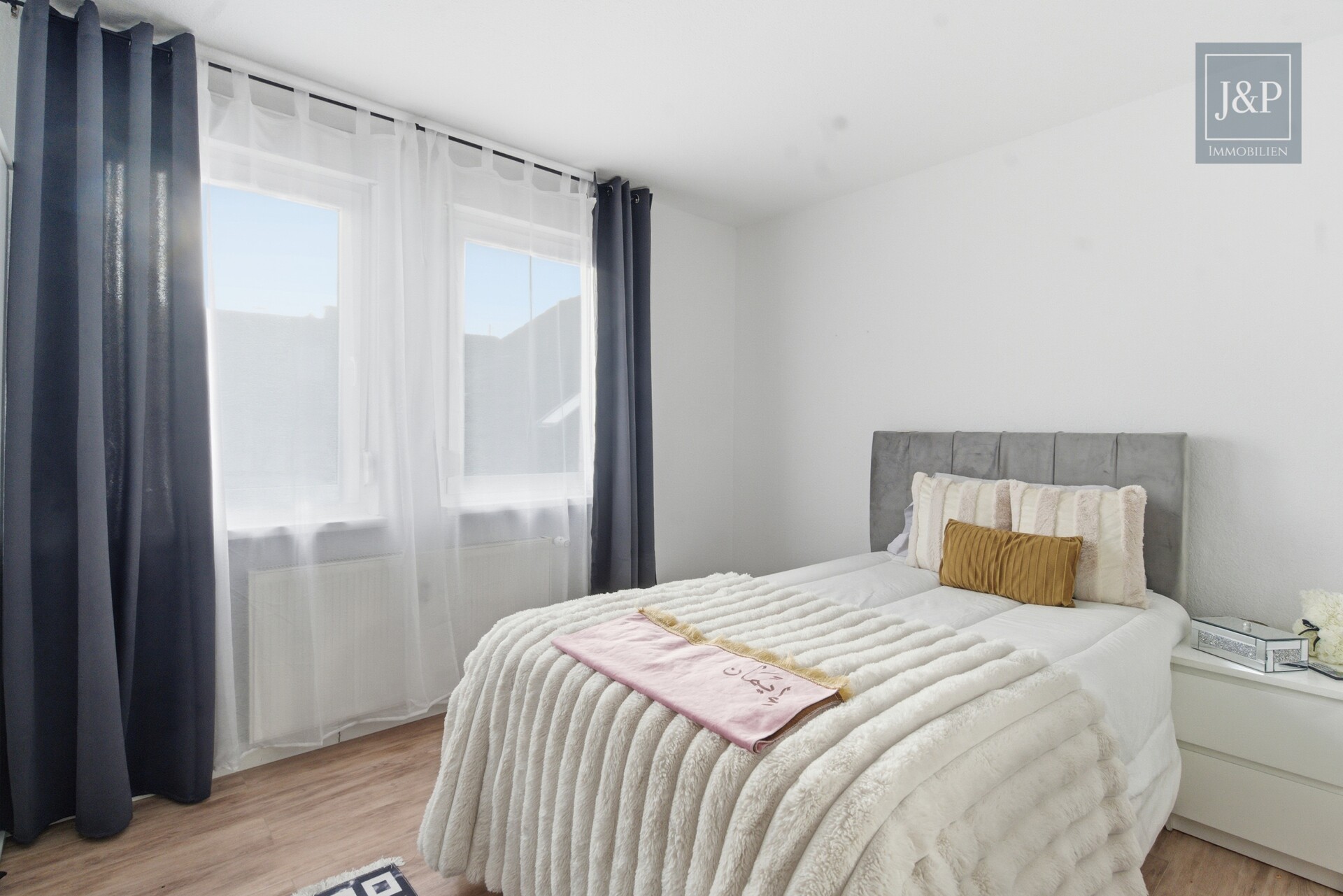 Modernisiert, zentral, voll-vermietet: Attraktives Mehrfamilienensemble in Altenstadt-Höchst! - Wohnung 2