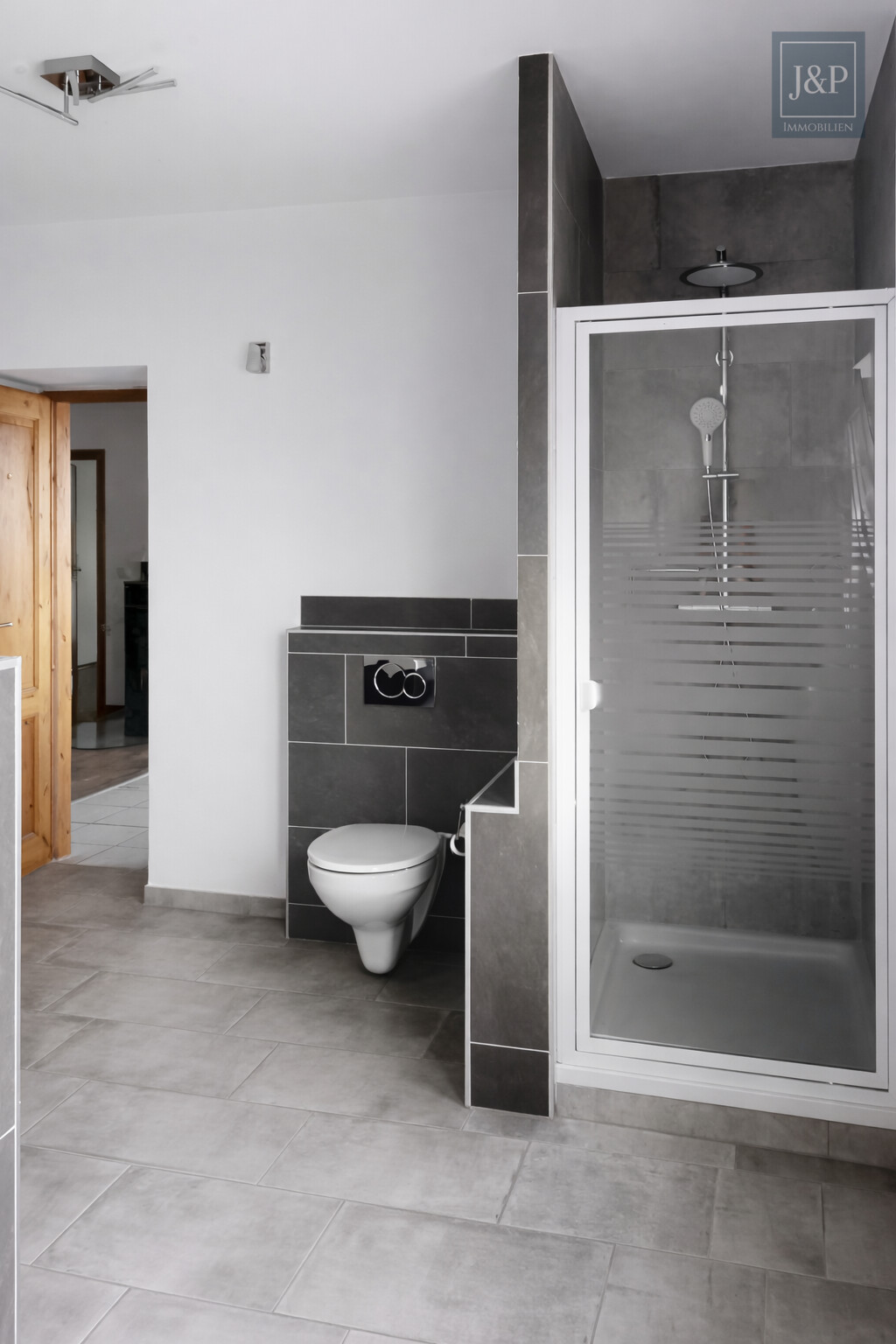 Modernisiert, zentral, voll-vermietet: Attraktives Mehrfamilienensemble in Altenstadt-Höchst! - Wohnung 3