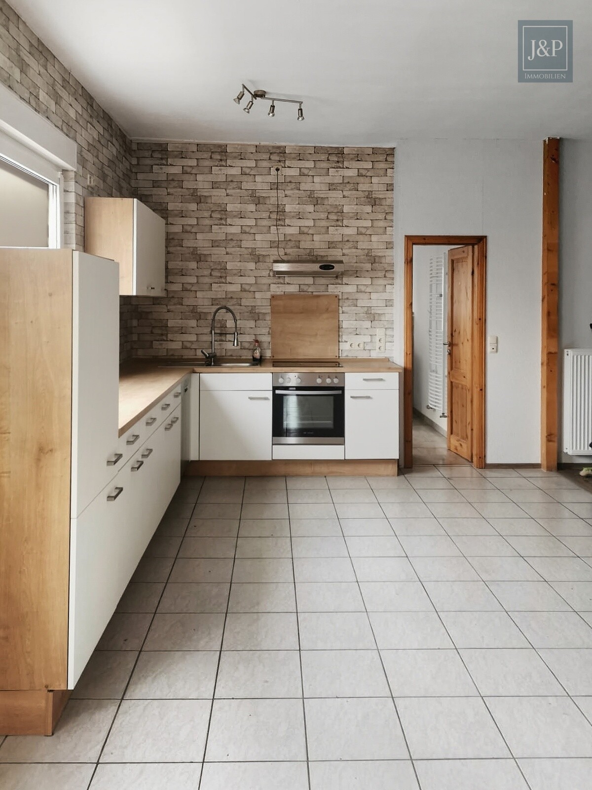 Modernisiert, zentral, voll-vermietet: Attraktives Mehrfamilienensemble in Altenstadt-Höchst! - Wohnung 3