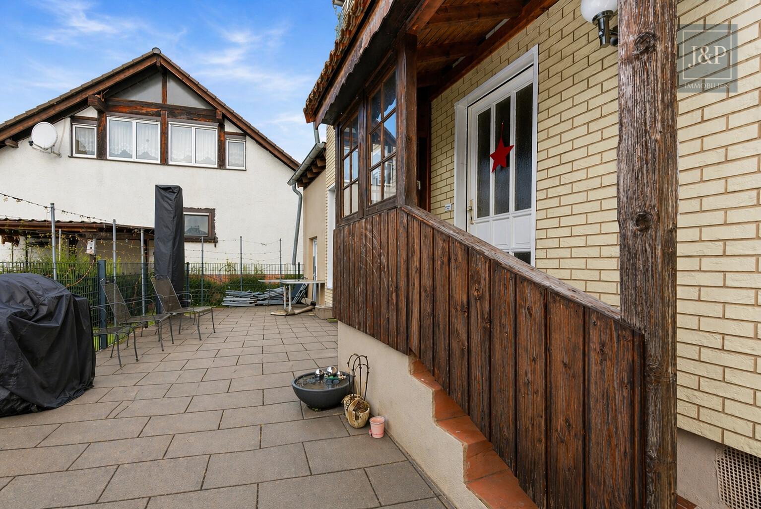 6,7% Mietrendite: Modernisiertes Mehrfamilienensemble in Altenstadt-Höchst! - Außenansicht