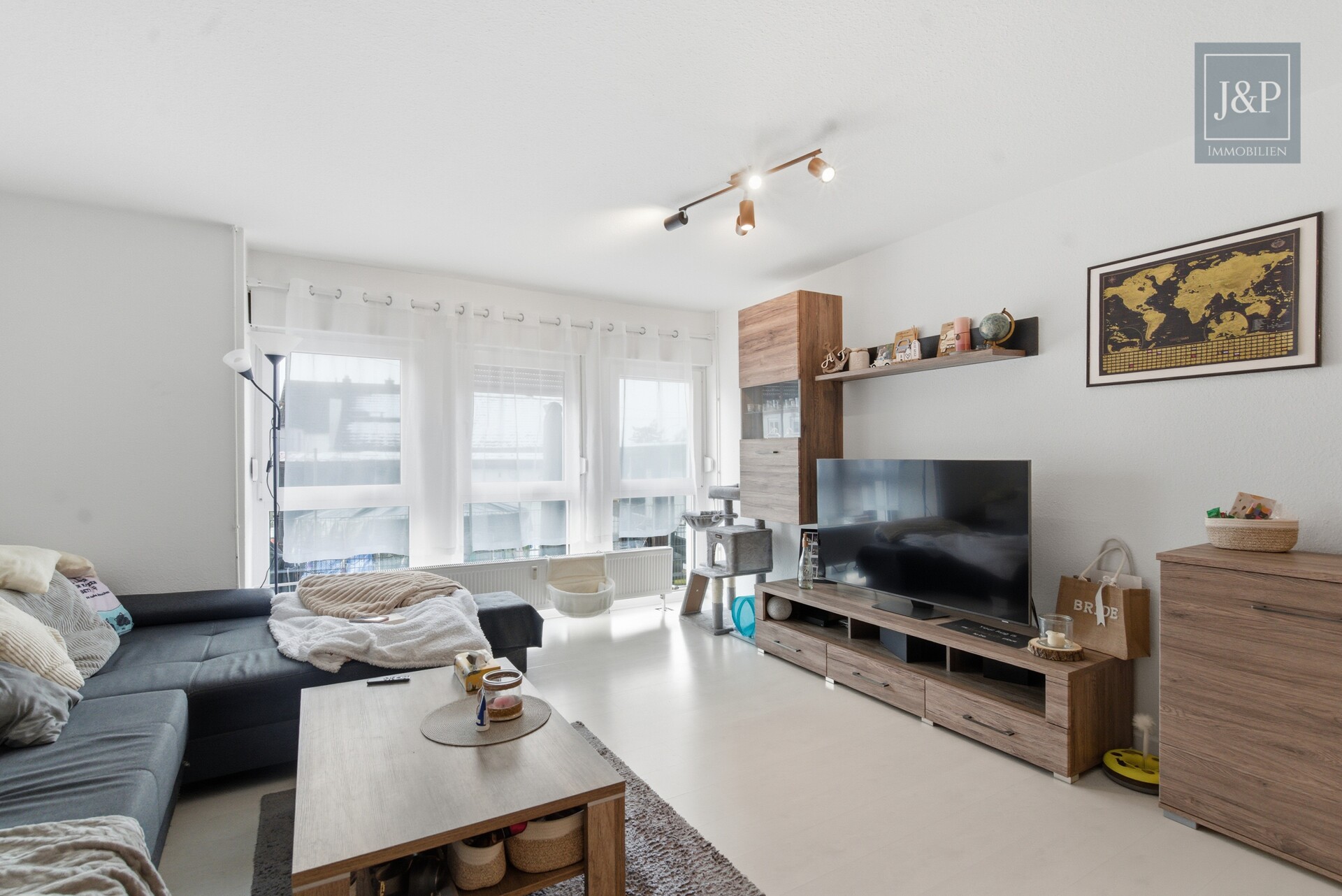 Modernisiert, zentral, voll-vermietet: Attraktives Mehrfamilienensemble in Altenstadt-Höchst! - Wohnung 1