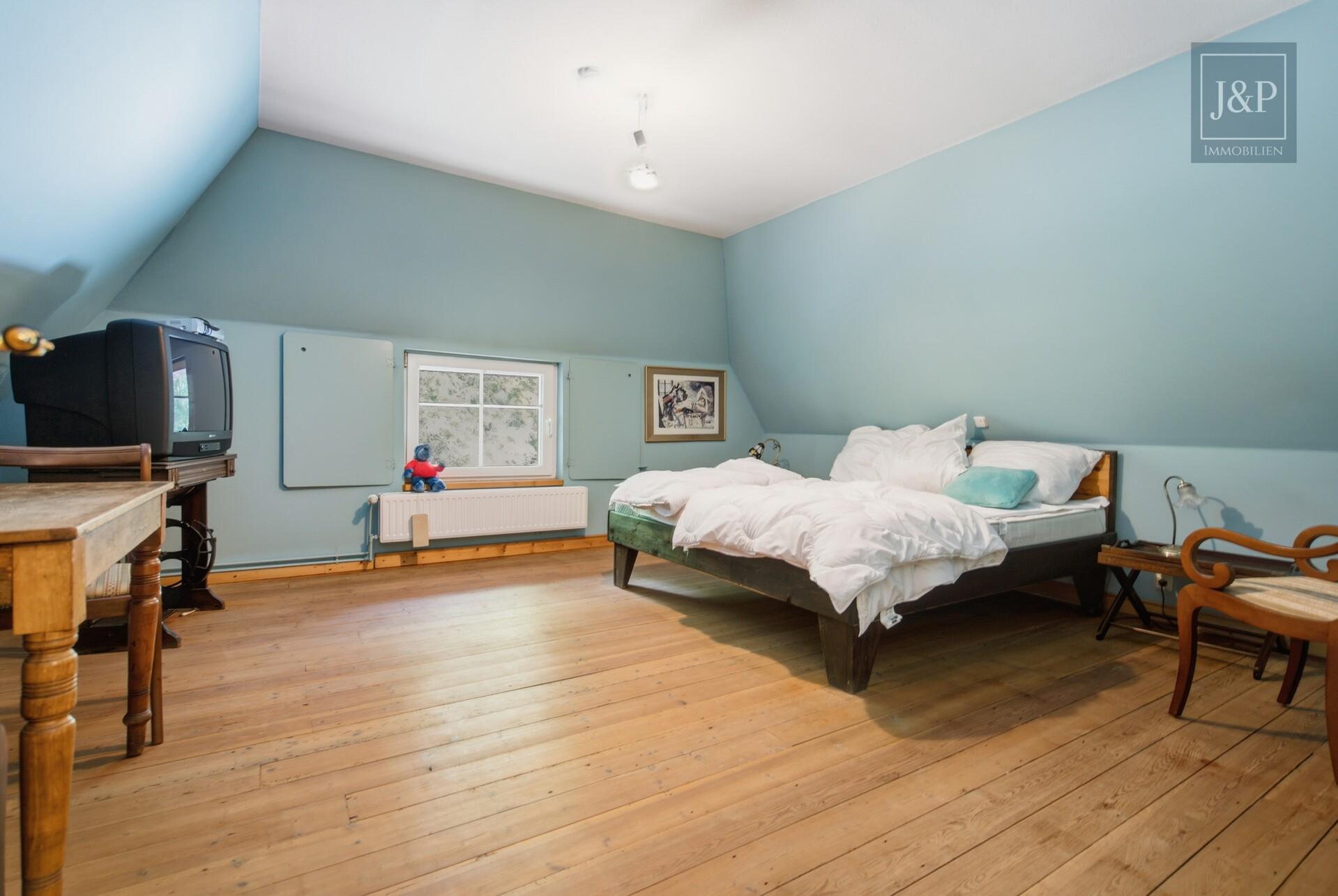 Unter Reet: Einmaliges Wohngefühl im Grünen - Schlafzimmer DG