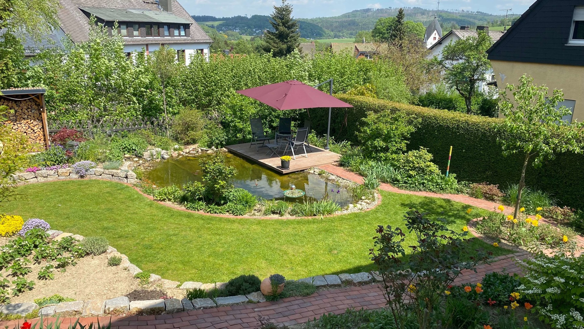 Saniertes Einfamilienhaus mit traumhafter Gartenanlage - Stizecke mit Ausblick