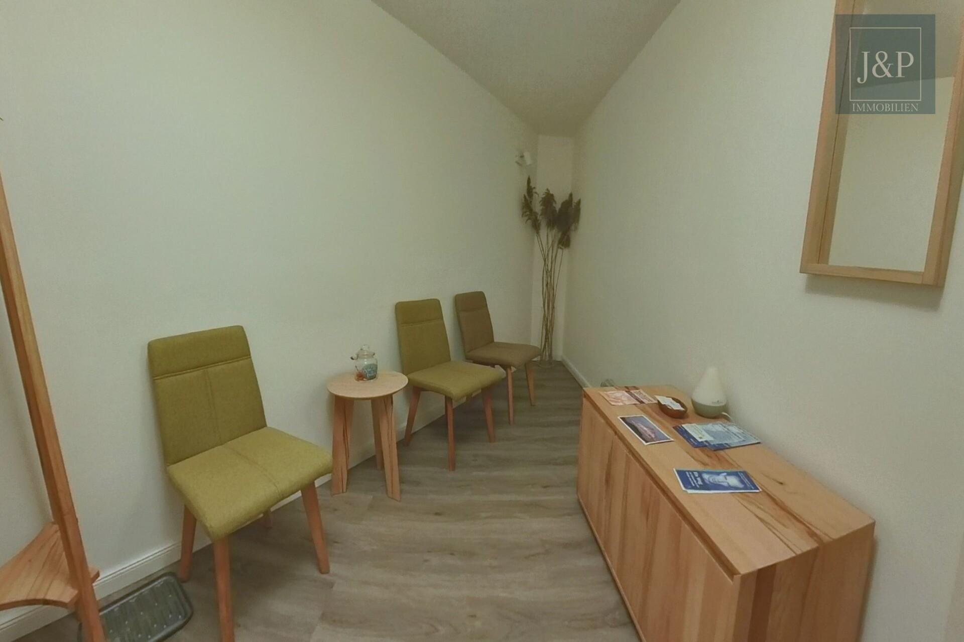 Ruhige 2-Zimmer-Eigentumswohnung in der Südstadt/Bult – hofseitig und zentral! - Flur