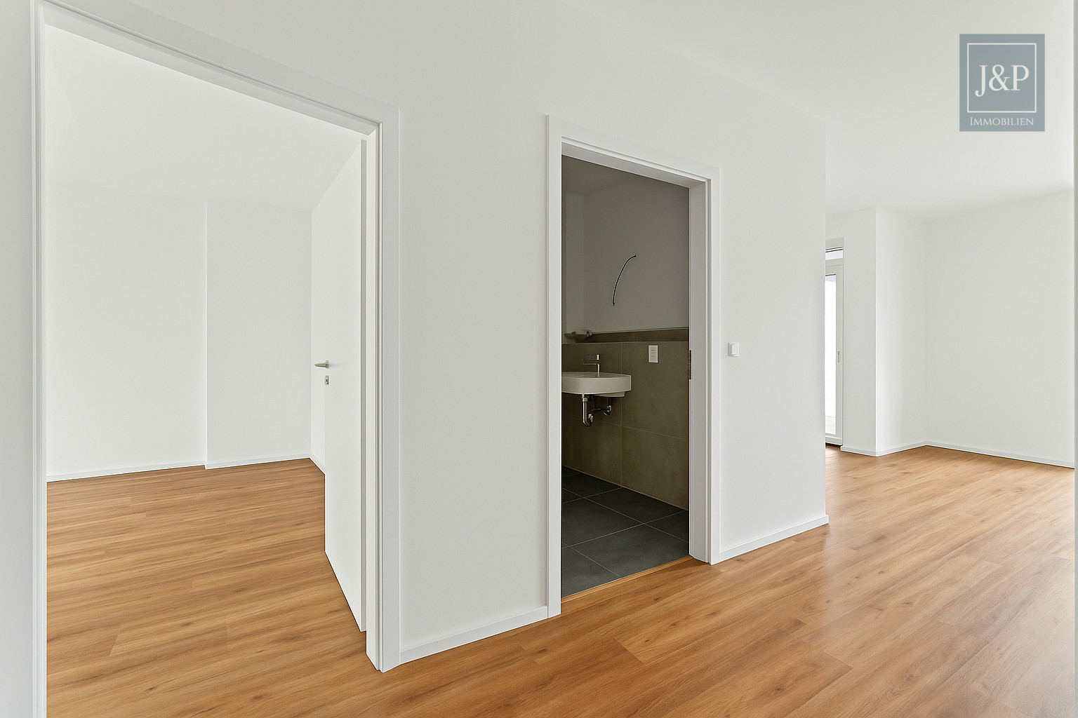 A+, Wärmepumpe, Terrasse: Schöne Gartenwohnung in Rödelheim! - Flur (Beispiel)