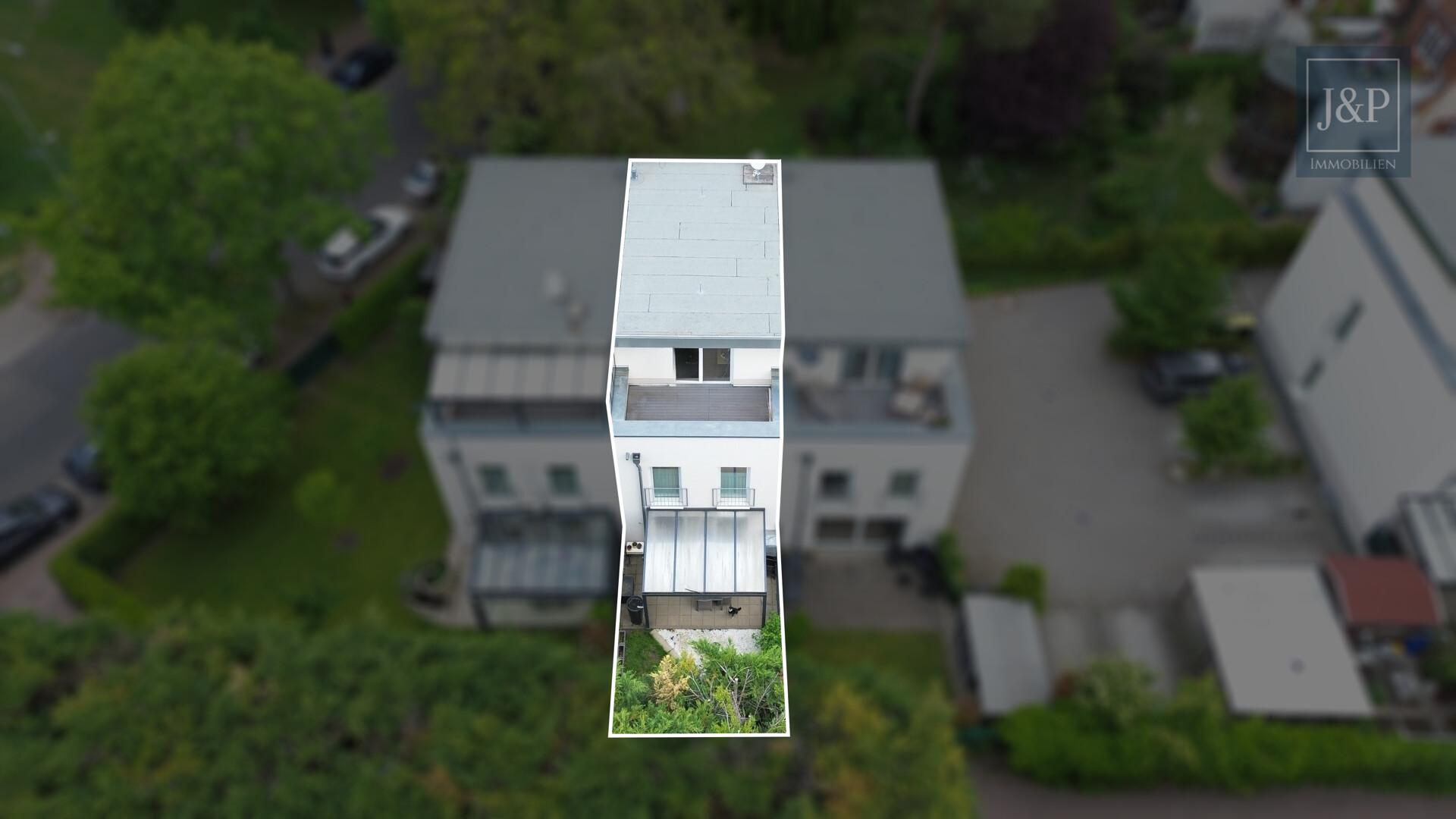 Neuwertiges Reihenmittelhaus mit Garten und Wärmepumpe in Frankfurt-Bonames! - Luftaufnahme