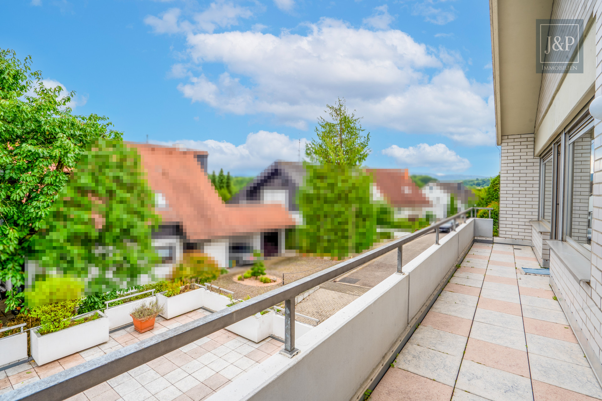 Mehrgenerationenwohnen oder Kapitalanlage – Mehrfamilienhaus mit vier Einheiten in Bestlage! - Balkon