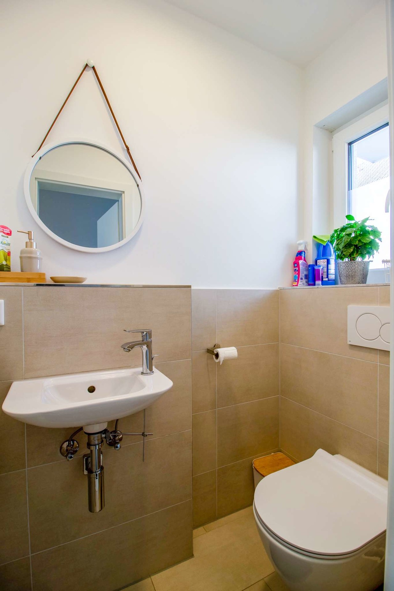 Zukunftssicherer Neubau im Kern von Eddersheim - Gäste-WC