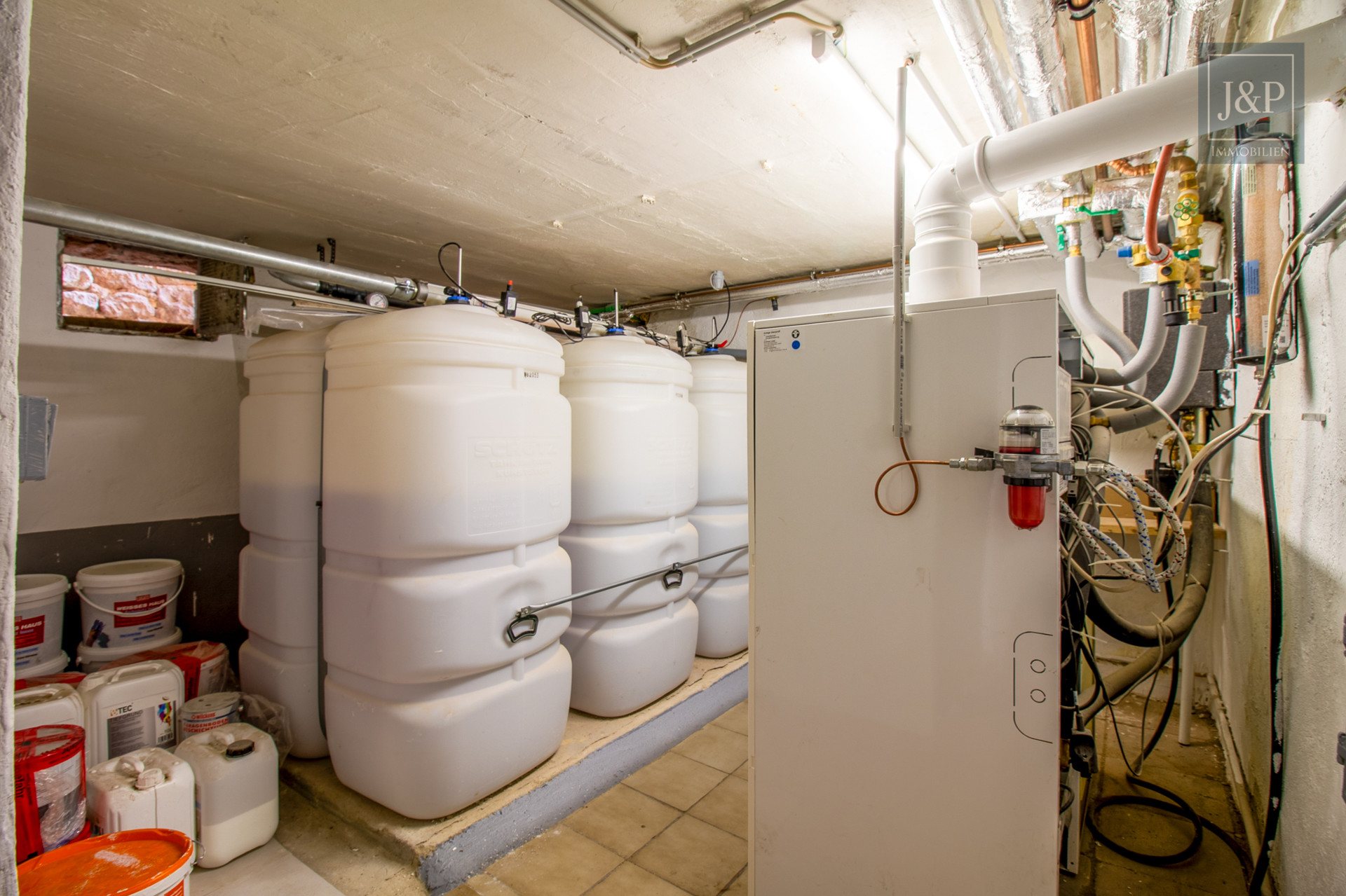 Modernisiertes EFH mit weitläufiger Außenanlage in idyllischer Lage - Heizungsraum