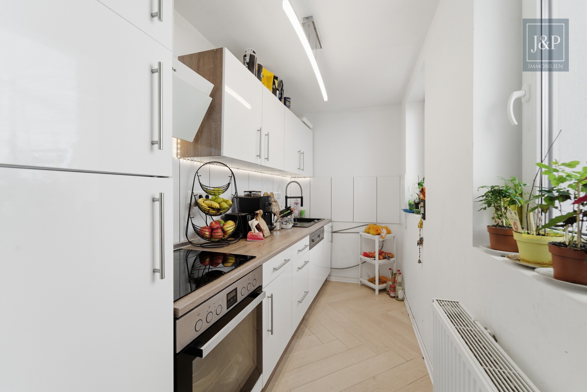 Zwei Häuser – ein Zuhause: Komplett sanierte Einfamilienhäuser für Familien in Mainz-Dexheim - Küche Haus 2