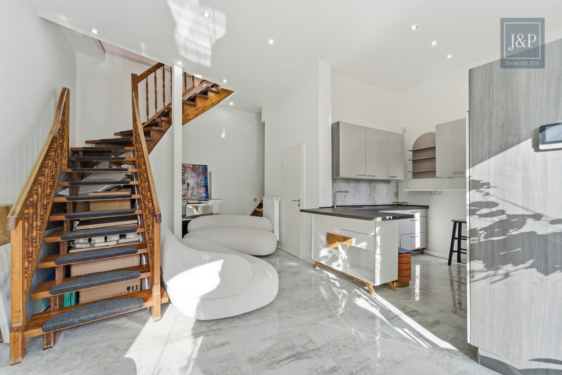 Zwei Häuser – ein Zuhause: Komplett sanierte Einfamilienhäuser für Familien in Mainz-Dexheim - Wohnbereich Haus 1