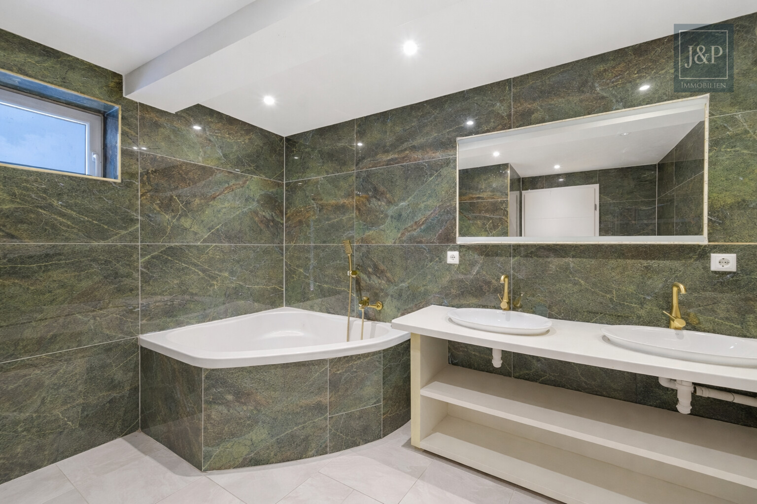 Zwei Häuser – ein Zuhause: Komplett sanierte Einfamilienhäuser für Familien in Mainz-Dexheim - Badezimmer 1 Haus 2