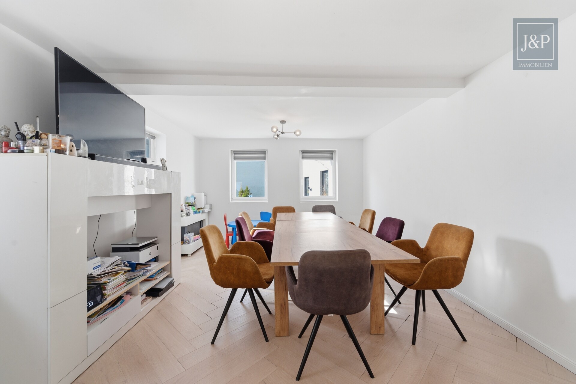 Zwei Häuser – ein Zuhause: Komplett sanierte Einfamilienhäuser für Familien in Mainz-Dexheim - Wohnbereich Haus 2