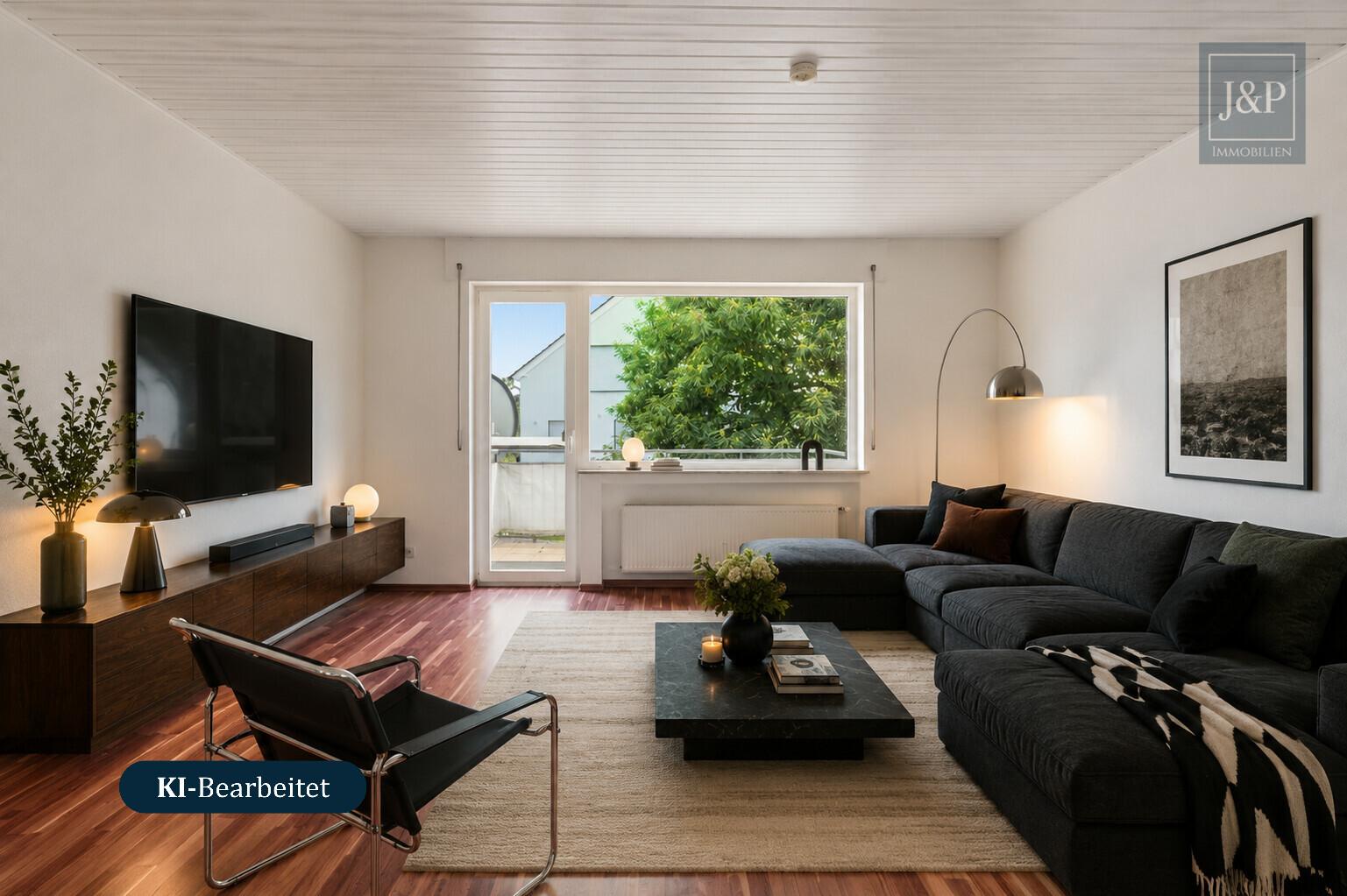 Großzügiges Einfamilienhaus mit Einliegerwohnung, Wintergarten & Doppelgarage in Hochheim - Wohnzimmer inkl. Balkon OG