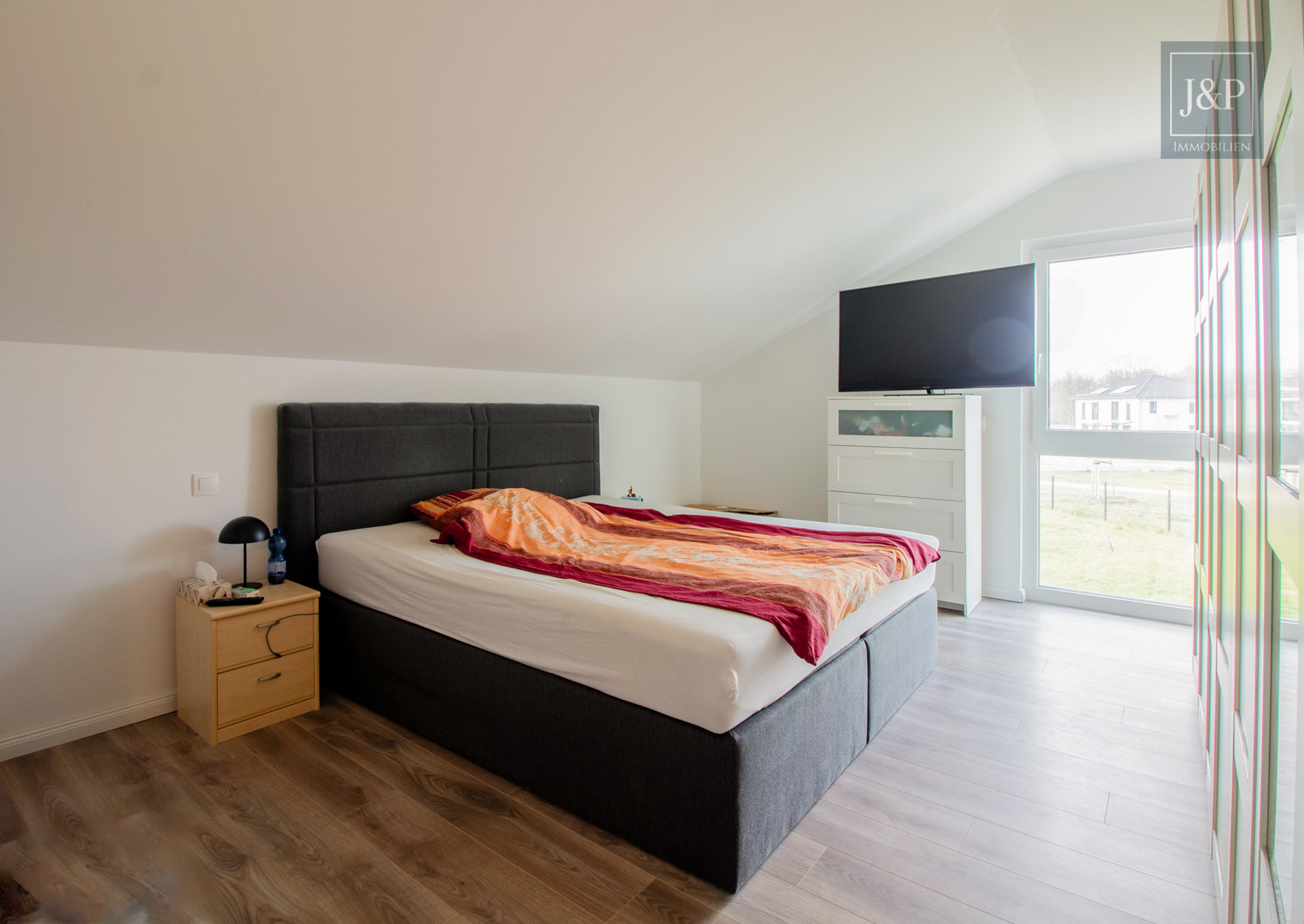 Energieeffizientes Wohnhaus in Schulzendorf mit Photovoltaikanlage und moderner Heiztechnik - Schlafzimmer 1