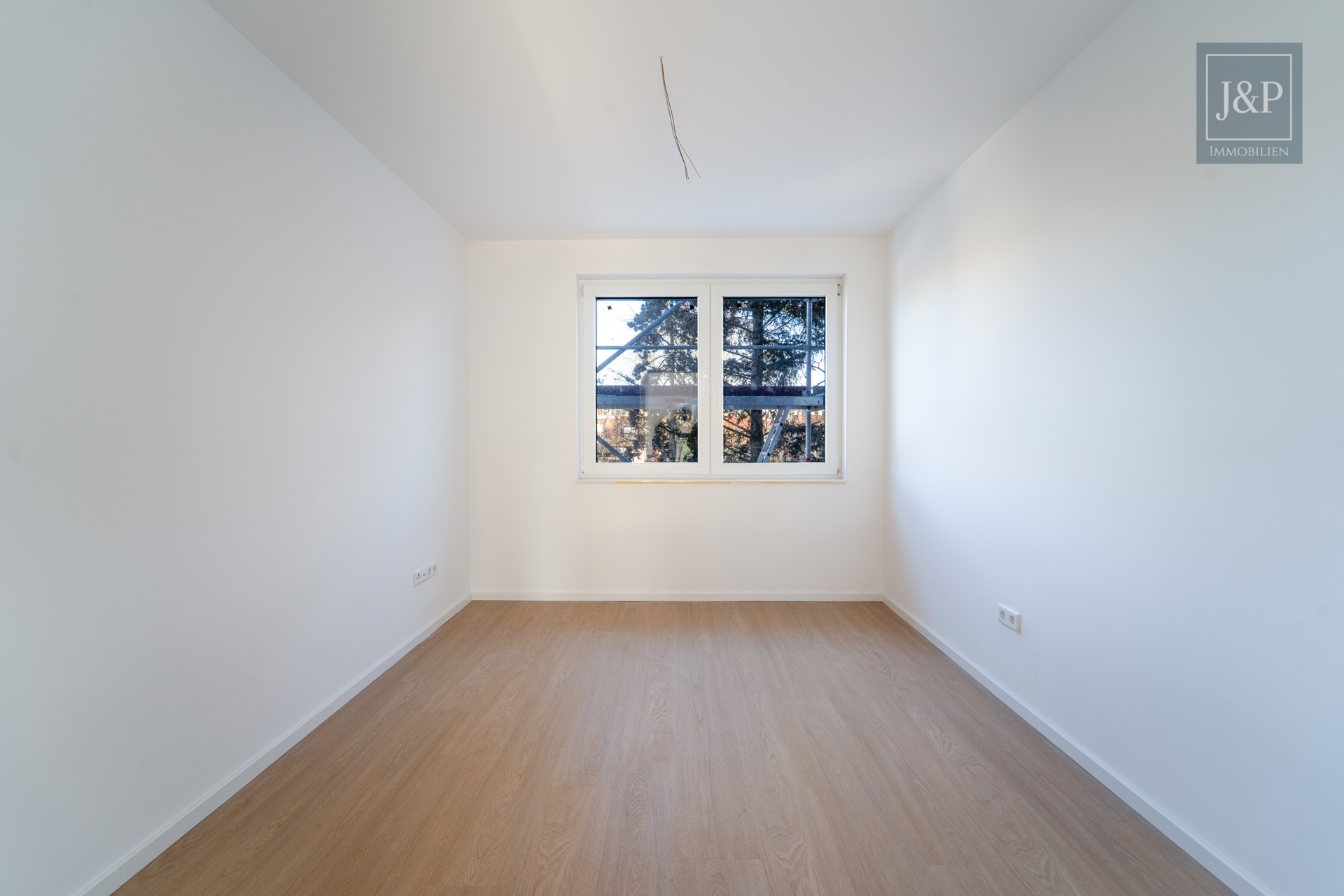 Lichtdurchflutete 3-Zimmer-Neubauwohnung mit Fußbodenheizung & großem Balkon in Rödelheim - Schlafzimmer 2