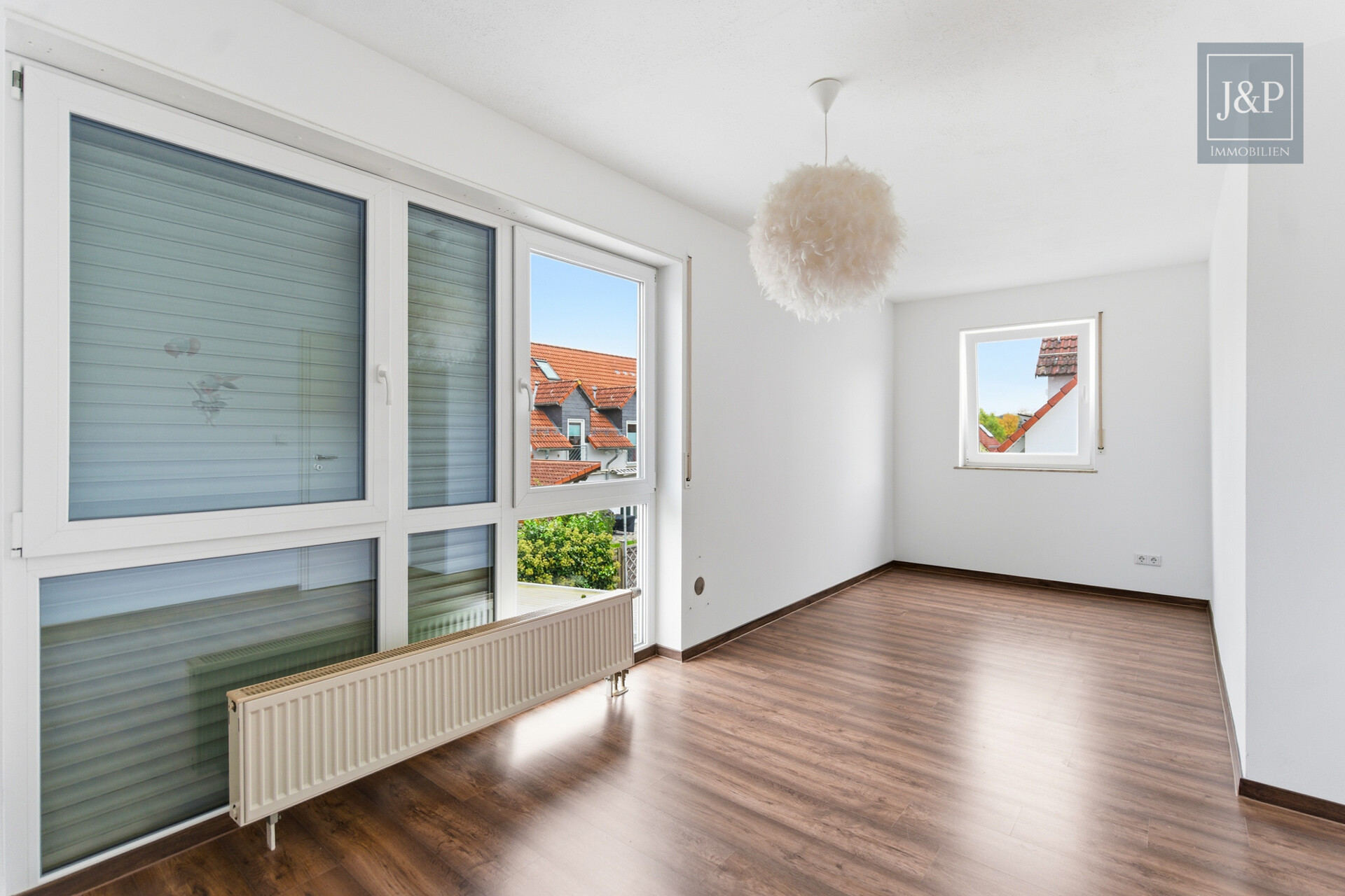 Viel Platz, viel Licht, viel Lebensqualität – bezugsfreie Doppelhaushälfte in ruhiger Umgebung! - Schlafzimmer 1