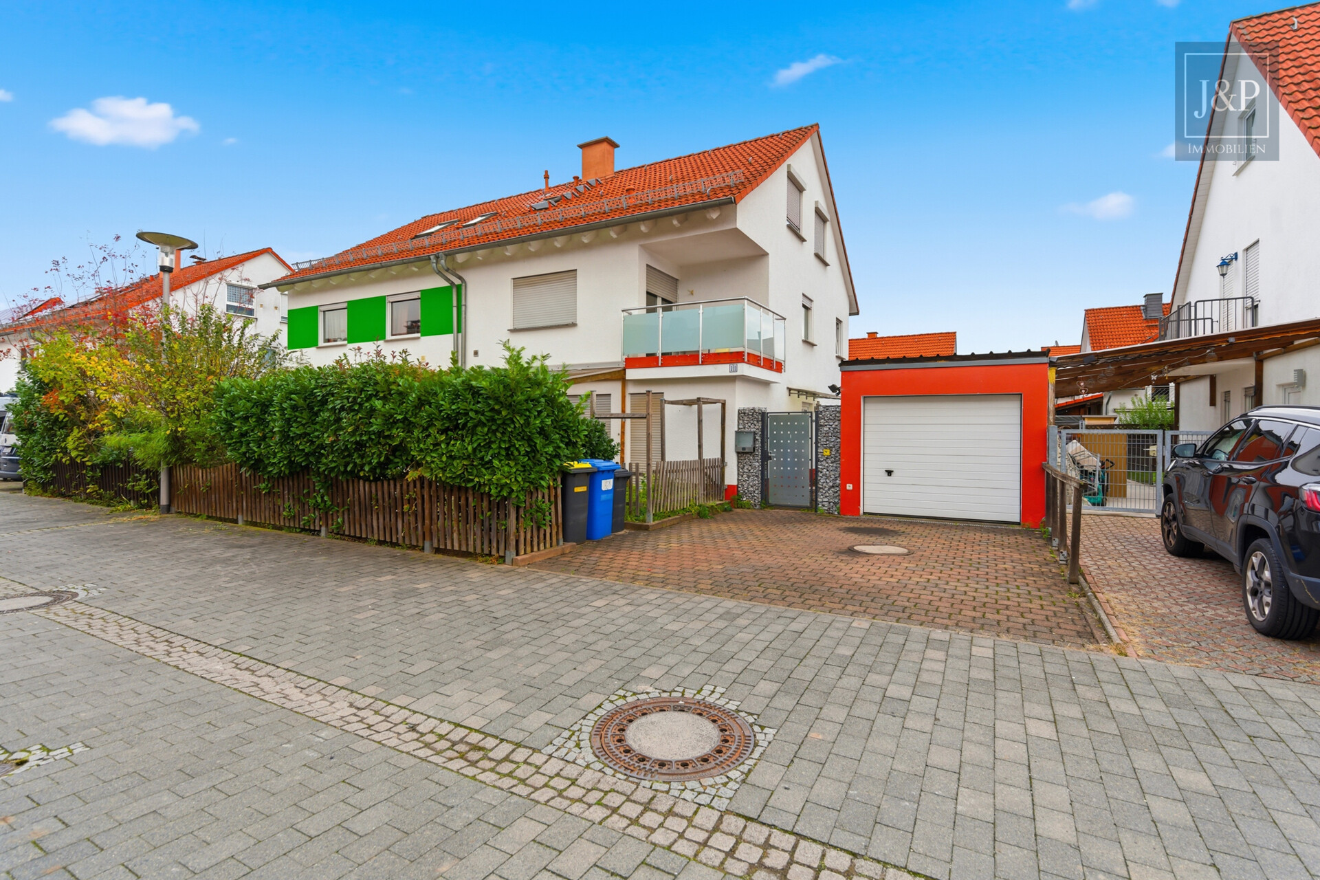 Viel Platz, viel Licht, viel Lebensqualität – bezugsfreie Doppelhaushälfte in ruhiger Umgebung! - Außenansicht