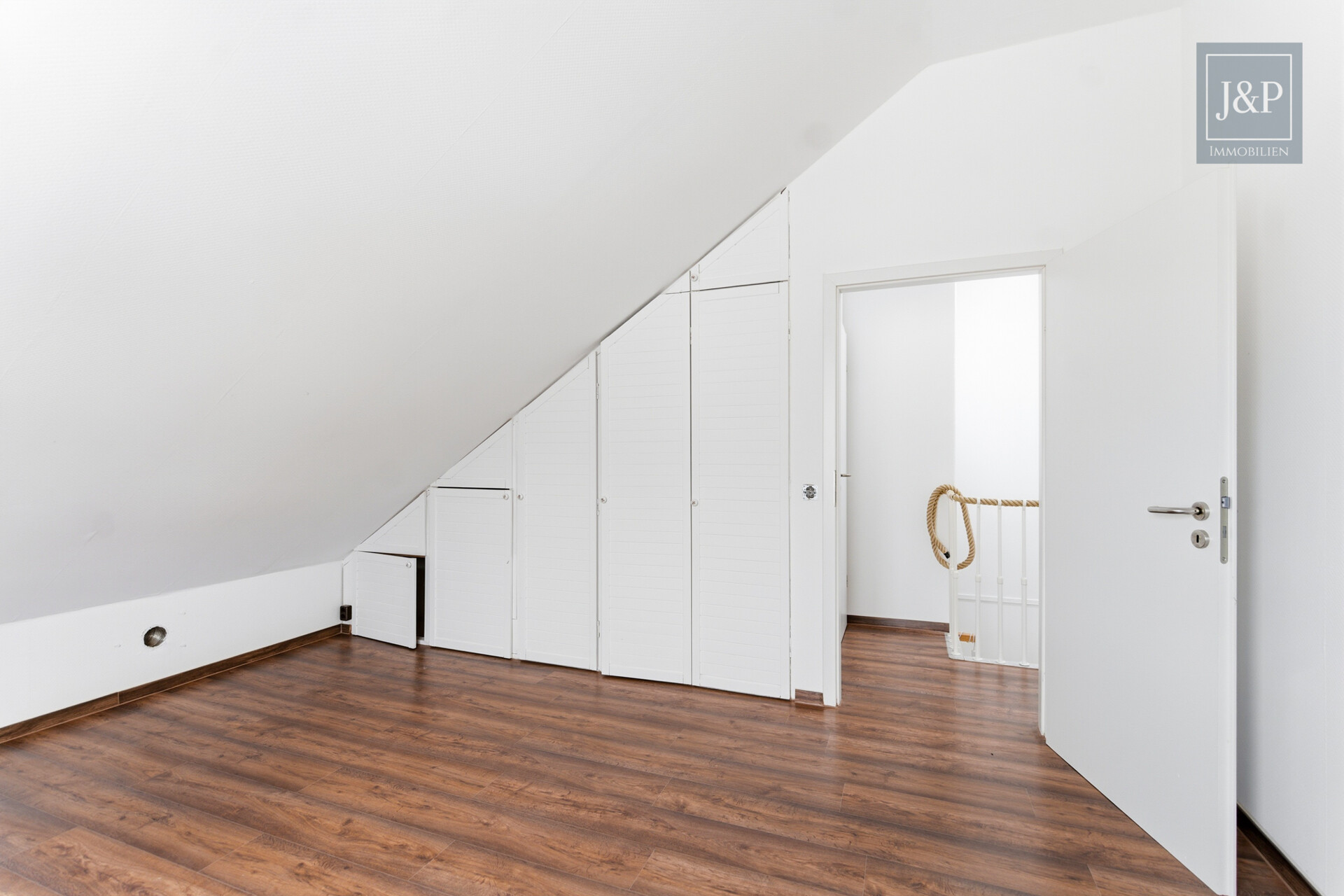 Viel Platz, viel Licht, viel Lebensqualität – bezugsfreie Doppelhaushälfte in ruhiger Umgebung! - Schlafzimmer 4