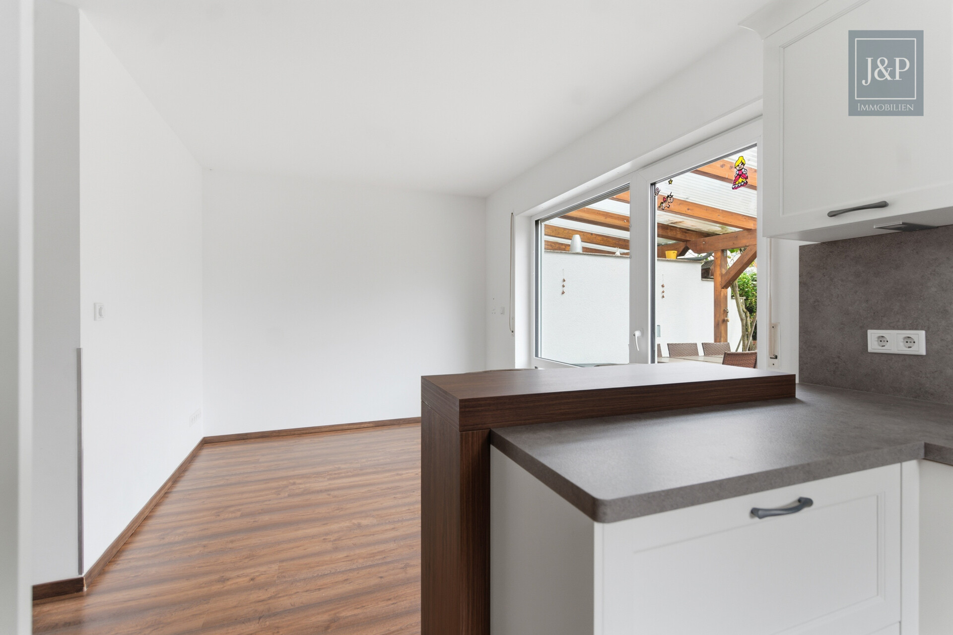 Viel Platz, viel Licht, viel Lebensqualität – bezugsfreie Doppelhaushälfte in ruhiger Umgebung! - Essbereich