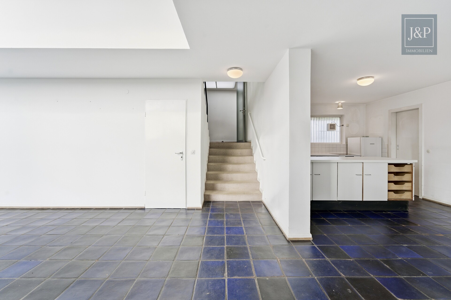 Einzigartige Architekten-Villa mit Panorama & Potenzial – Traumlage in Hofheim am Taunus - Wohnzimmer