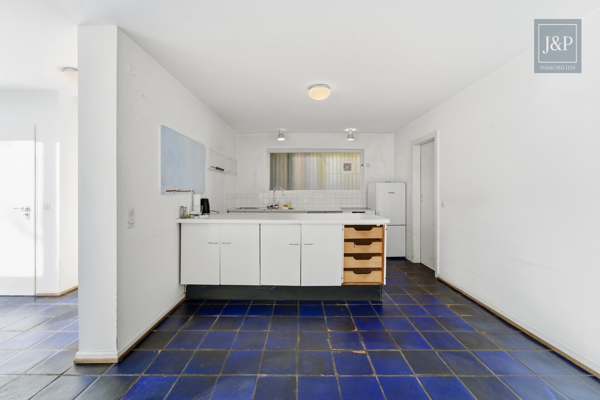 Einzigartige Architekten-Villa mit Panorama & Potenzial – Traumlage in Hofheim am Taunus - Küche