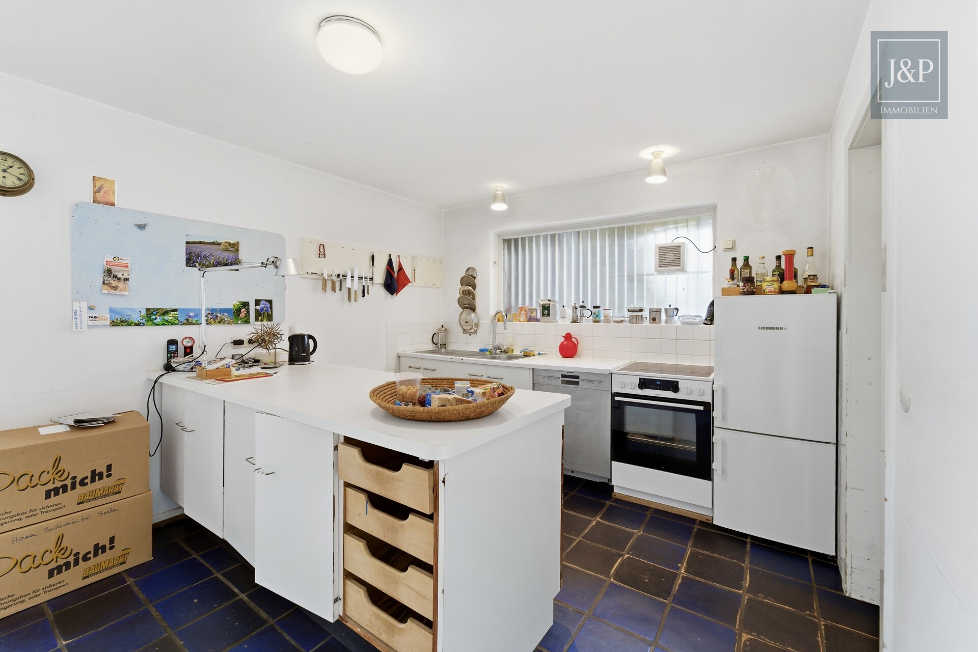 Einzigartige Architekten-Villa mit Panorama & Potenzial – Traumlage in Hofheim am Taunus - Küche