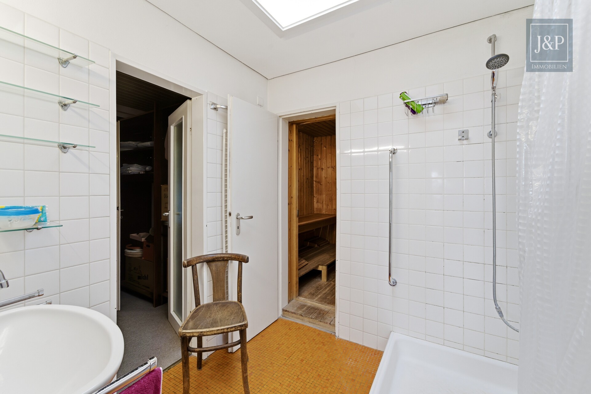 Einzigartige Architekten-Villa mit Panorama & Potenzial – Traumlage in Hofheim am Taunus - Badezimmer 2