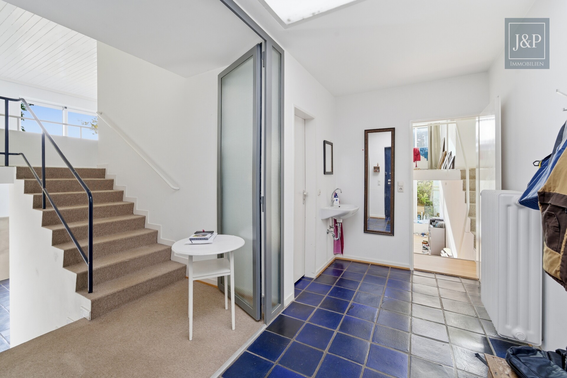 Einzigartige Architekten-Villa mit Panorama & Potenzial – Traumlage in Hofheim am Taunus - Eingangsbereich