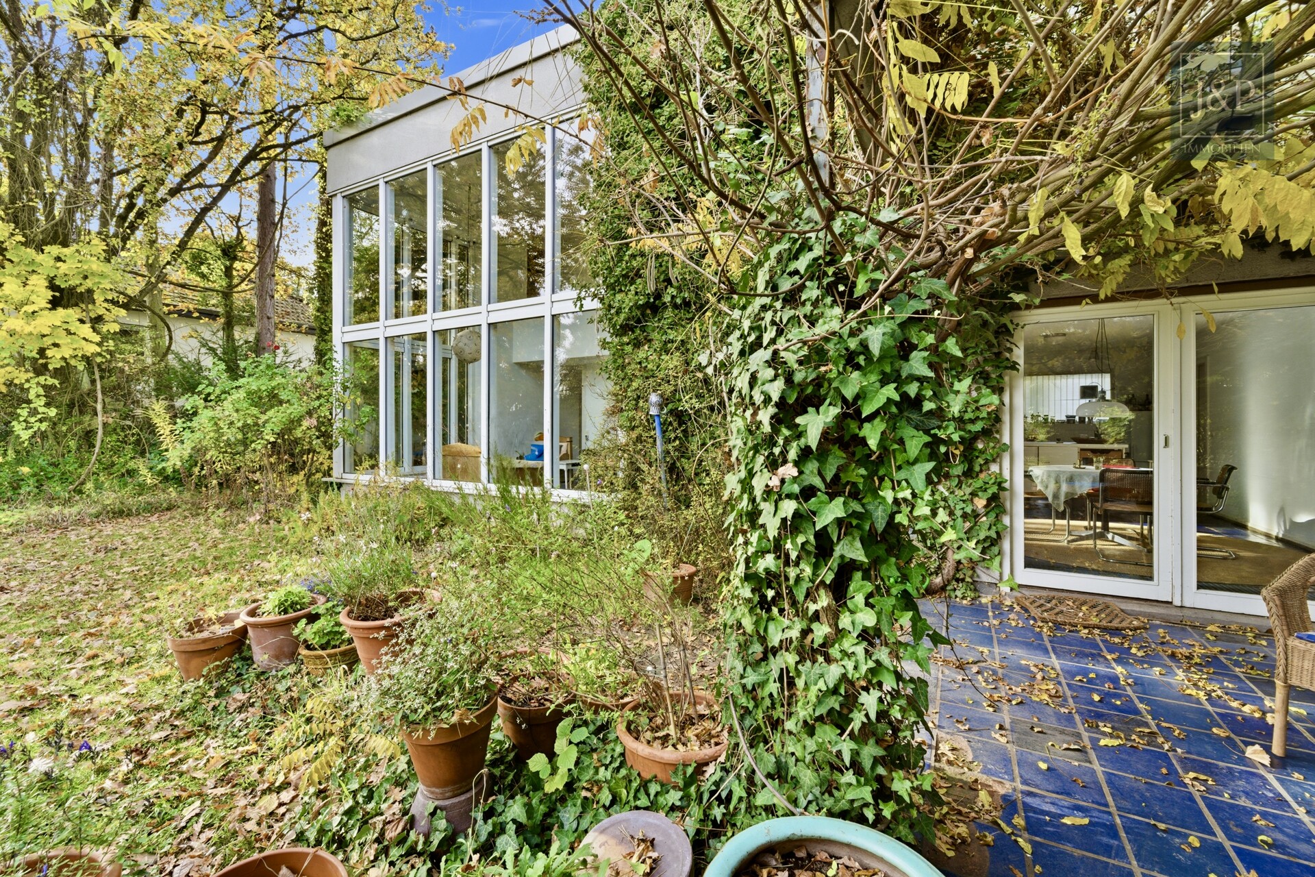 Einzigartige Architekten-Villa mit Panorama & Potenzial – Traumlage in Hofheim am Taunus - Frontalansicht