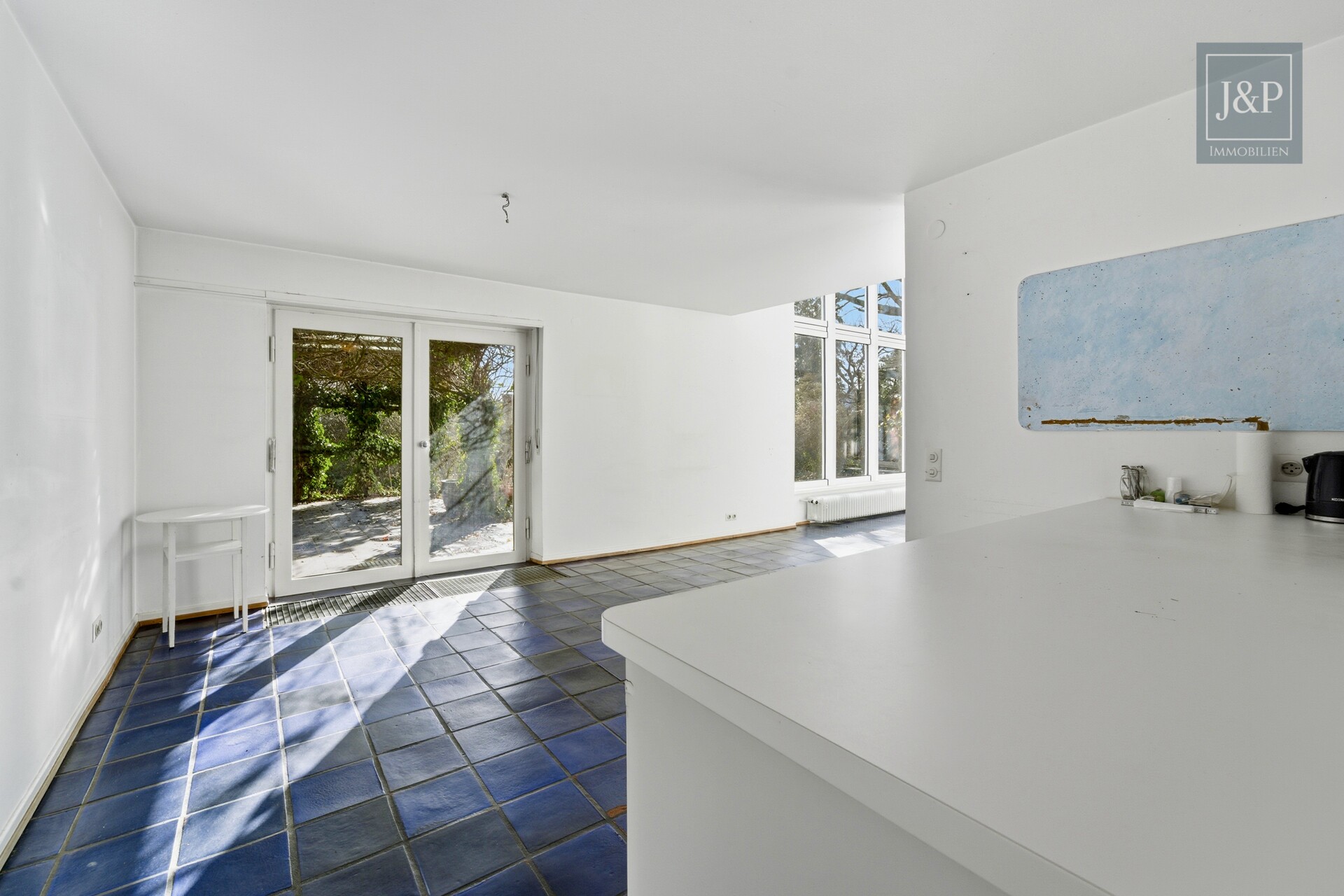 Einzigartige Architekten-Villa mit Panorama & Potenzial – Traumlage in Hofheim am Taunus - Küche