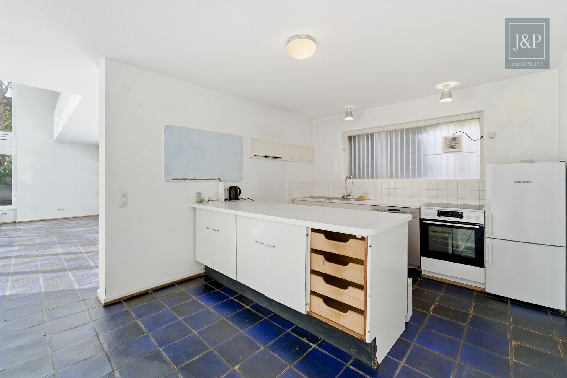 Einzigartige Architekten-Villa mit Panorama & Potenzial – Traumlage in Hofheim am Taunus - Küche