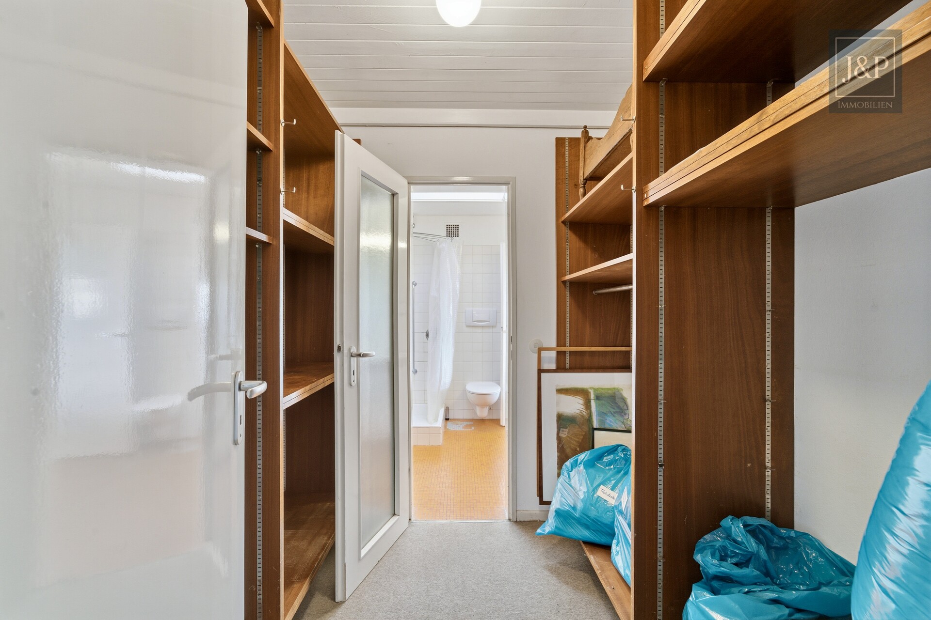 Einzigartige Architekten-Villa mit Panorama & Potenzial – Traumlage in Hofheim am Taunus - Begehbarer Kleiderschrank