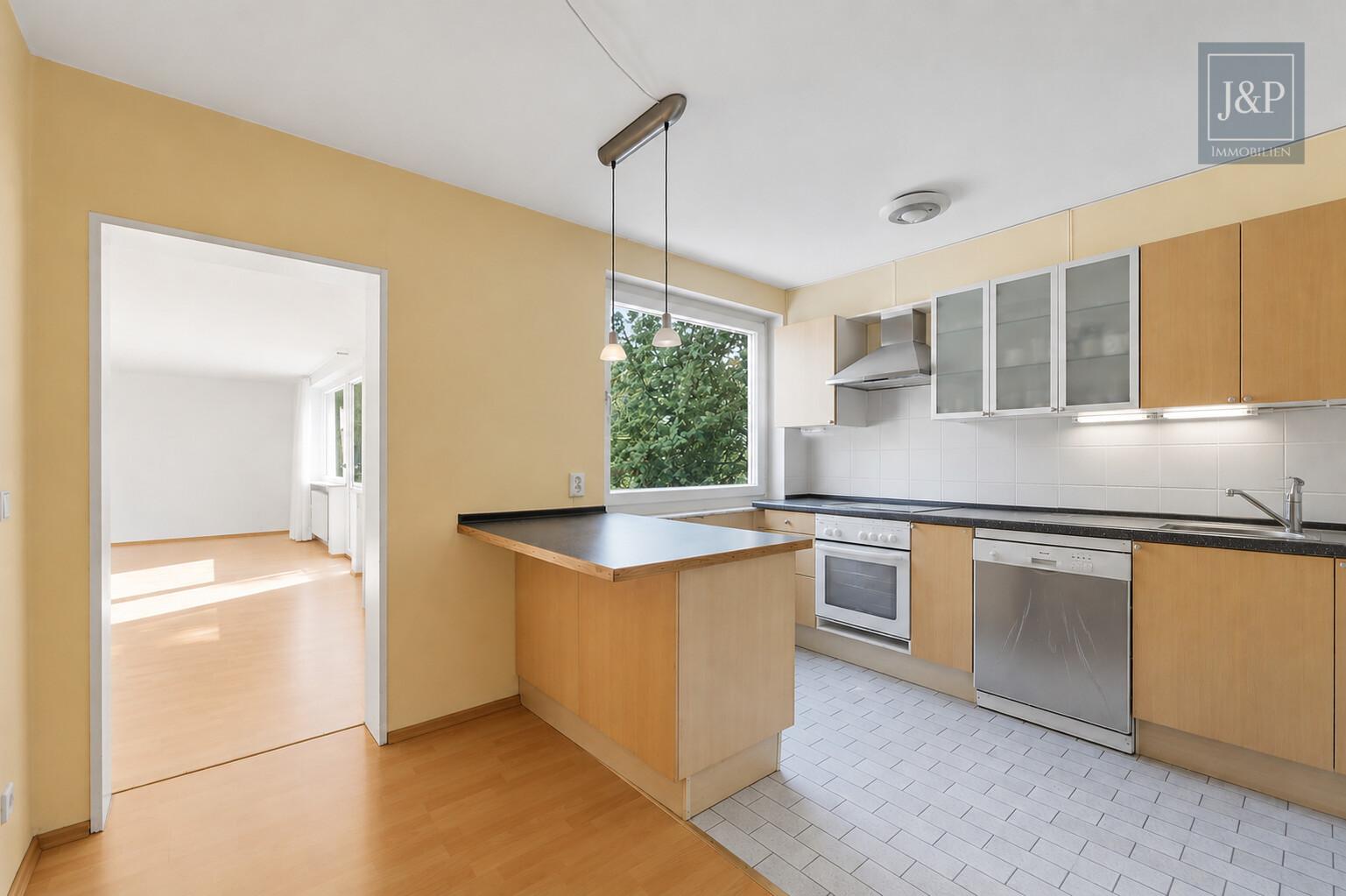 Komfortabel am Kurpark wohnen: Barrierefreier Zugang, großer Balkon & Tiefgaragenstellplatz - Küche