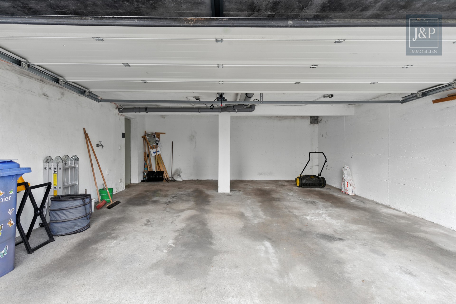 Bestlage von Goldbach! – Familienidylle trifft auf architektonischen Charme - Doppelgarage