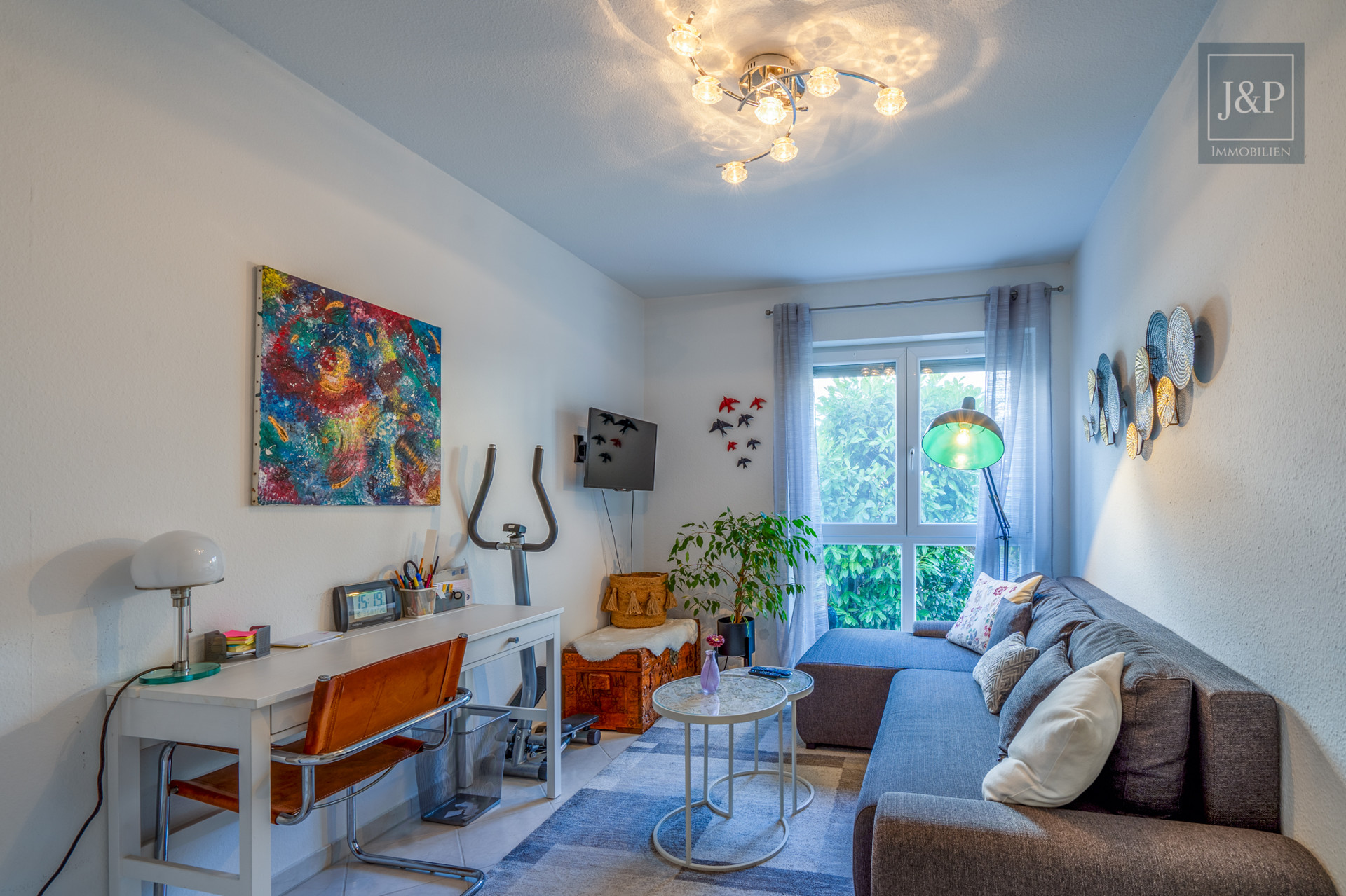 Energieeffizienz, TG-Stellplatz und eigener Garten: Stilvolle Wohnung mit viel Wohnkomfort! - Büro