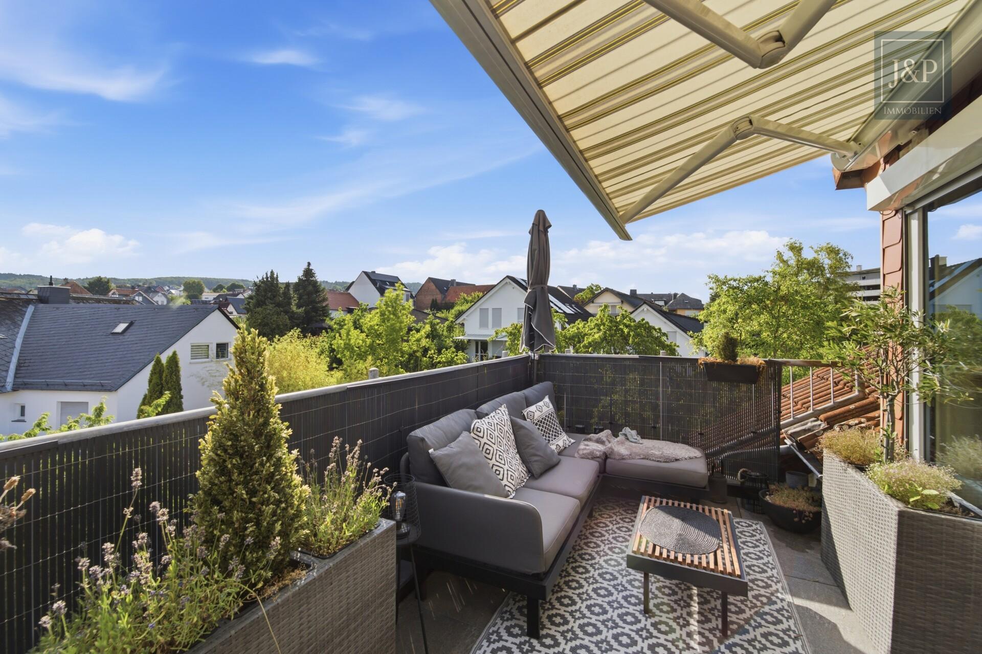 Traumhafte Dachgeschosswohnung – Großzügig, hell & modernisiert in Neu-Anspach - Balkon