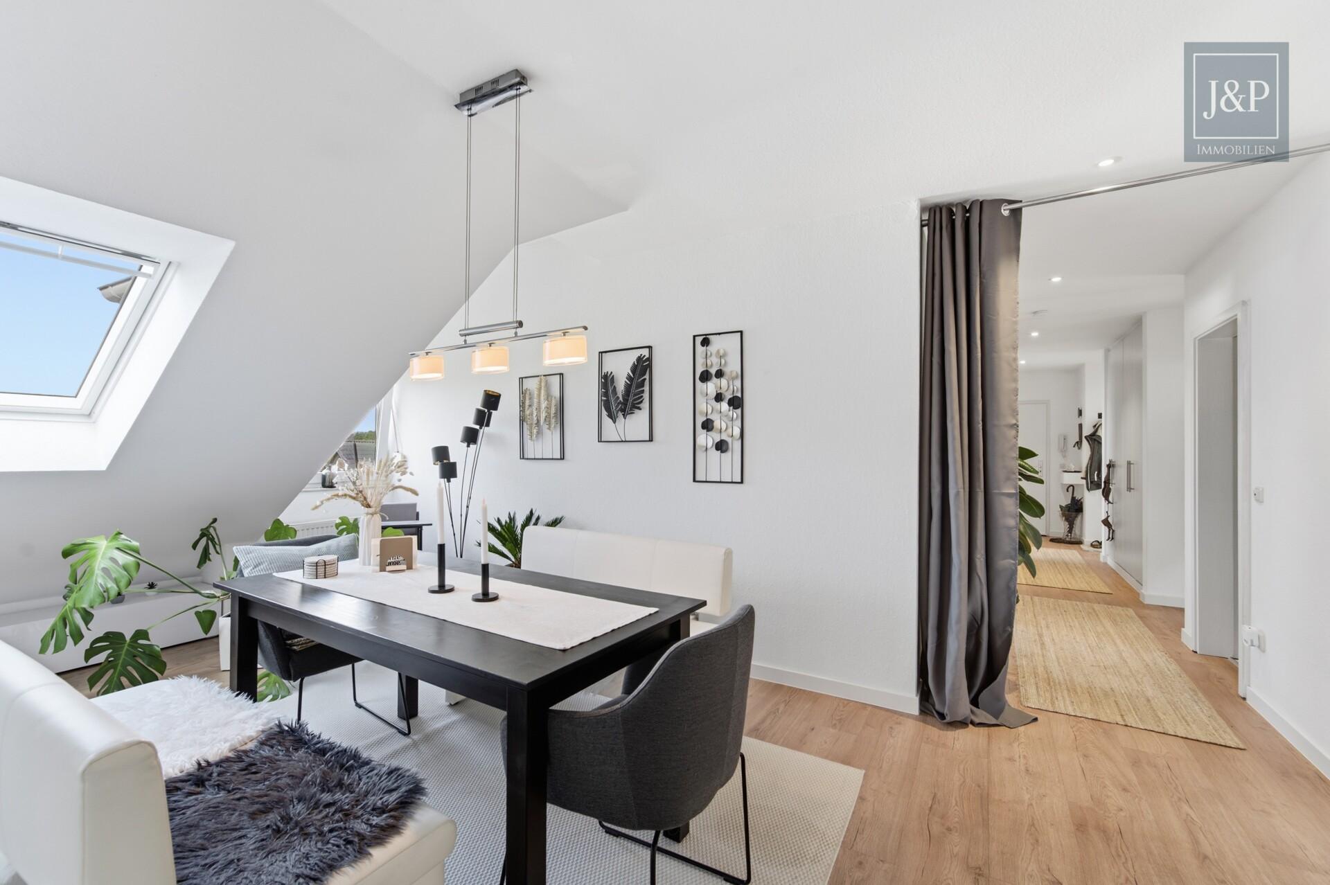 Traumhafte Dachgeschosswohnung – Großzügig, hell & modernisiert in Neu-Anspach - Esszimmer