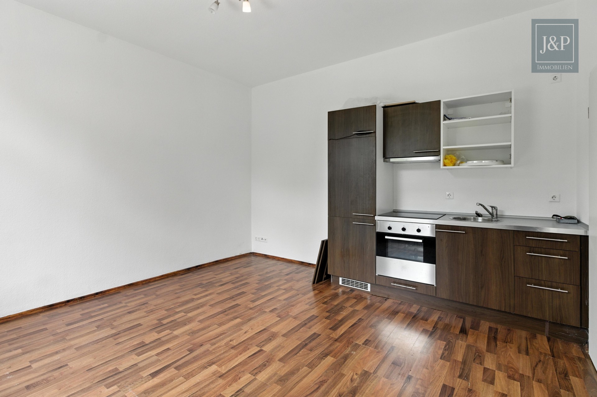 Historisches Bauernhaus mit Einliegerwohnungen, Scheune und großem Grundstück - Einliegerwohnung 2