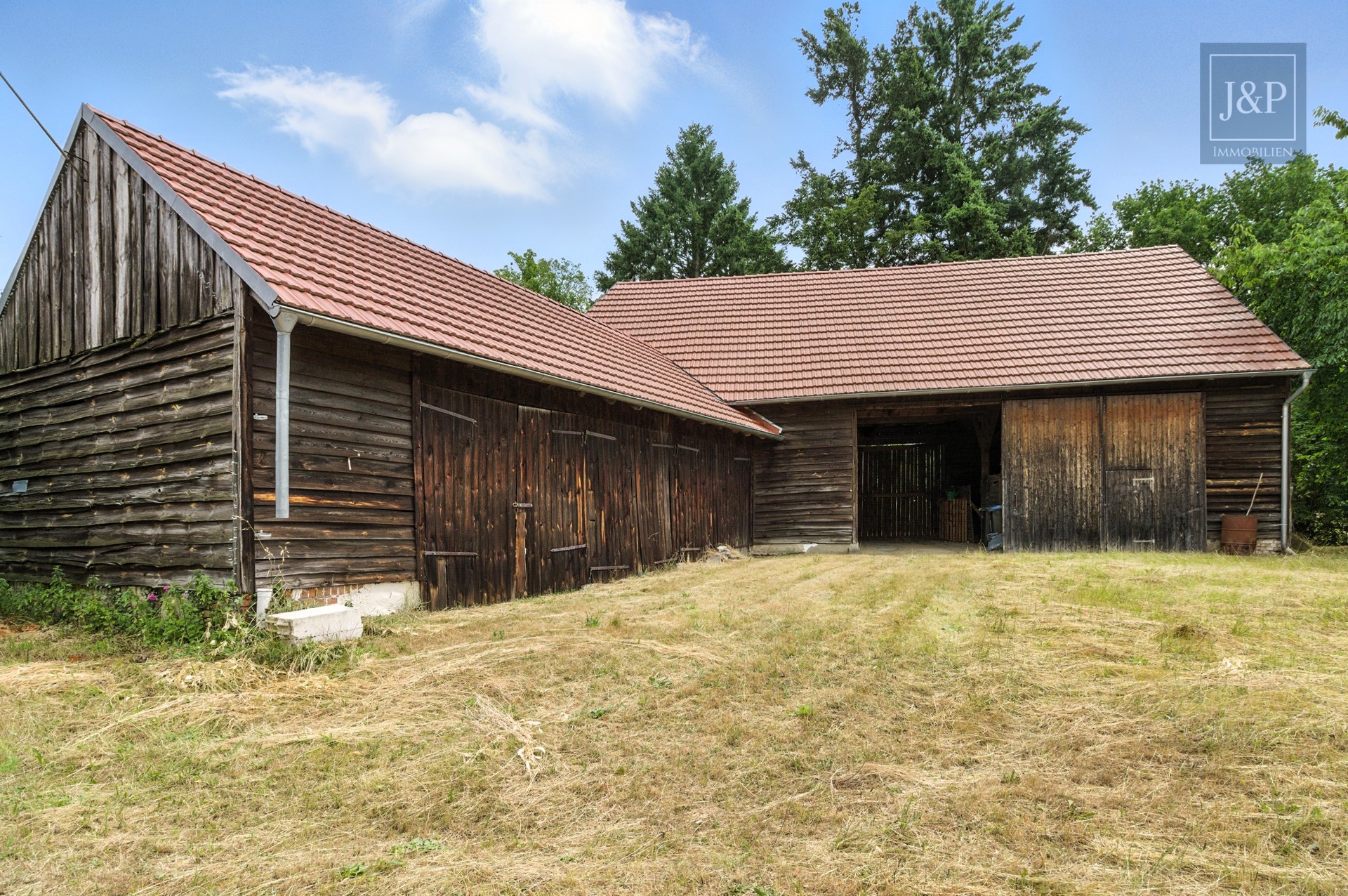 Historisches Bauernhaus mit Einliegerwohnungen, Scheune und großem Grundstück - Nebengelass