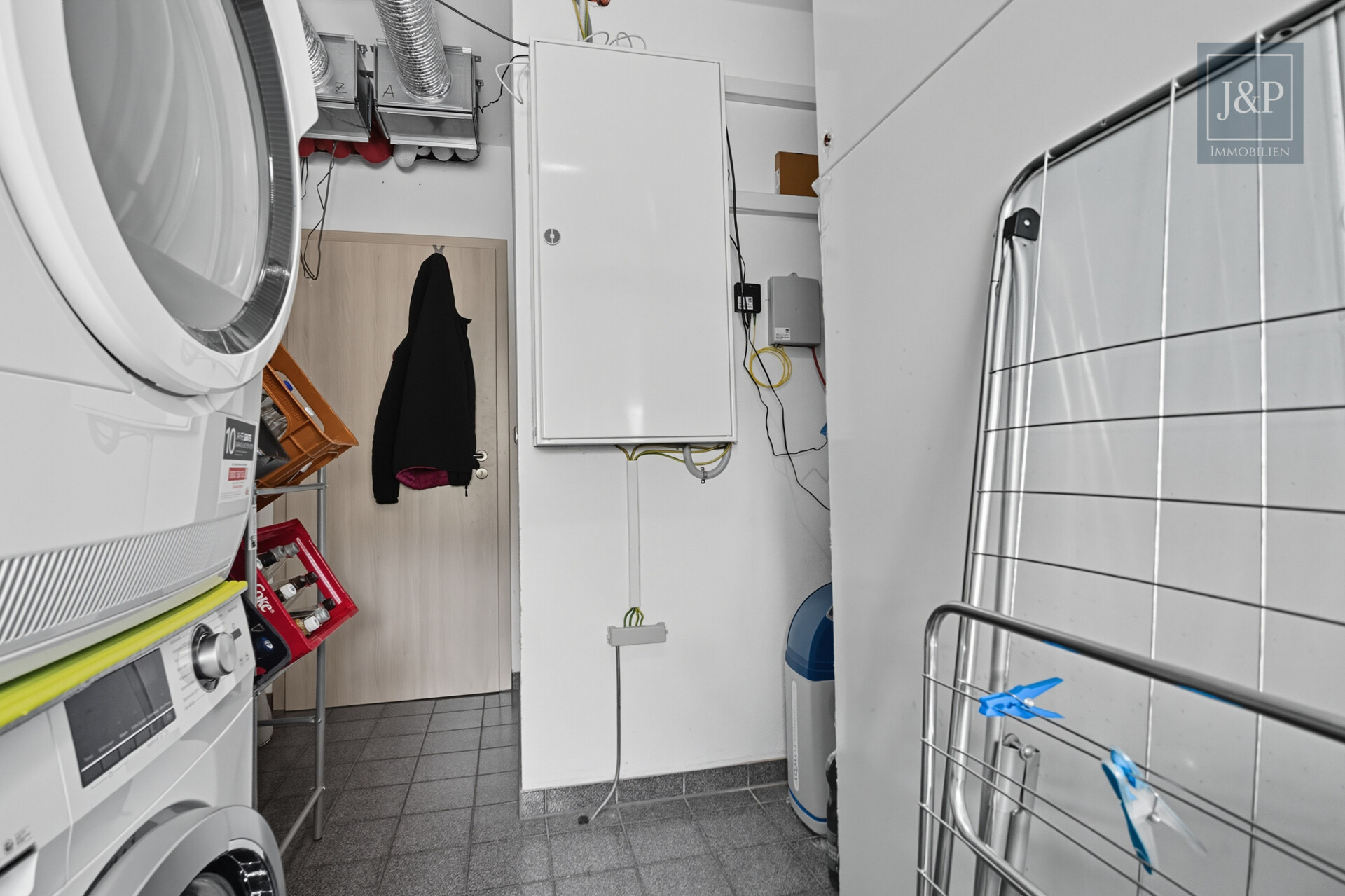 Traumhaus im Grünen: Pool, Garten und nachhaltige Energielösungen! - Technikraum